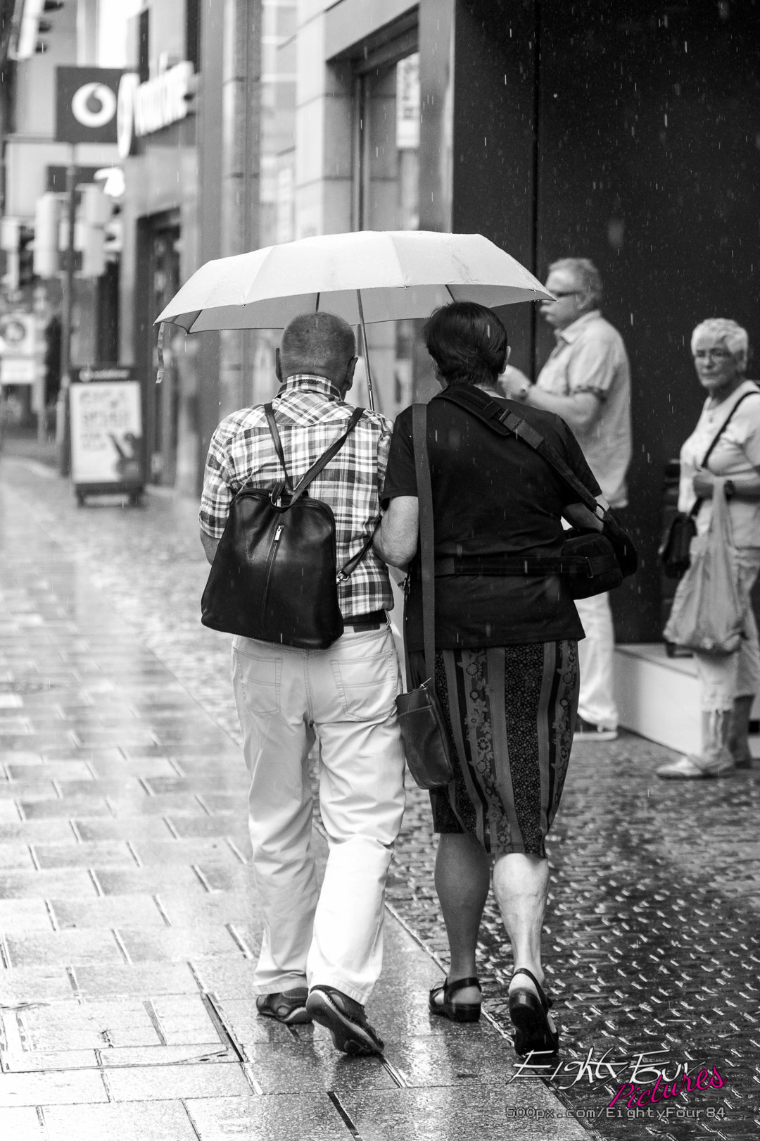 Sony ILCA-77M2 + Tamron SP 70-200mm F2.8 Di VC USD sample photo. Cute elderly couple photography