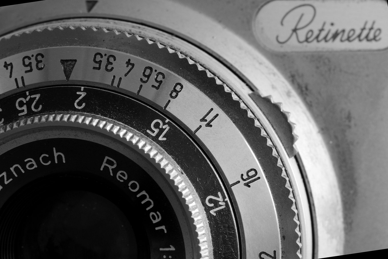 Canon EF 100mm F2.8 Macro USM sample photo. Retinette, retro photography