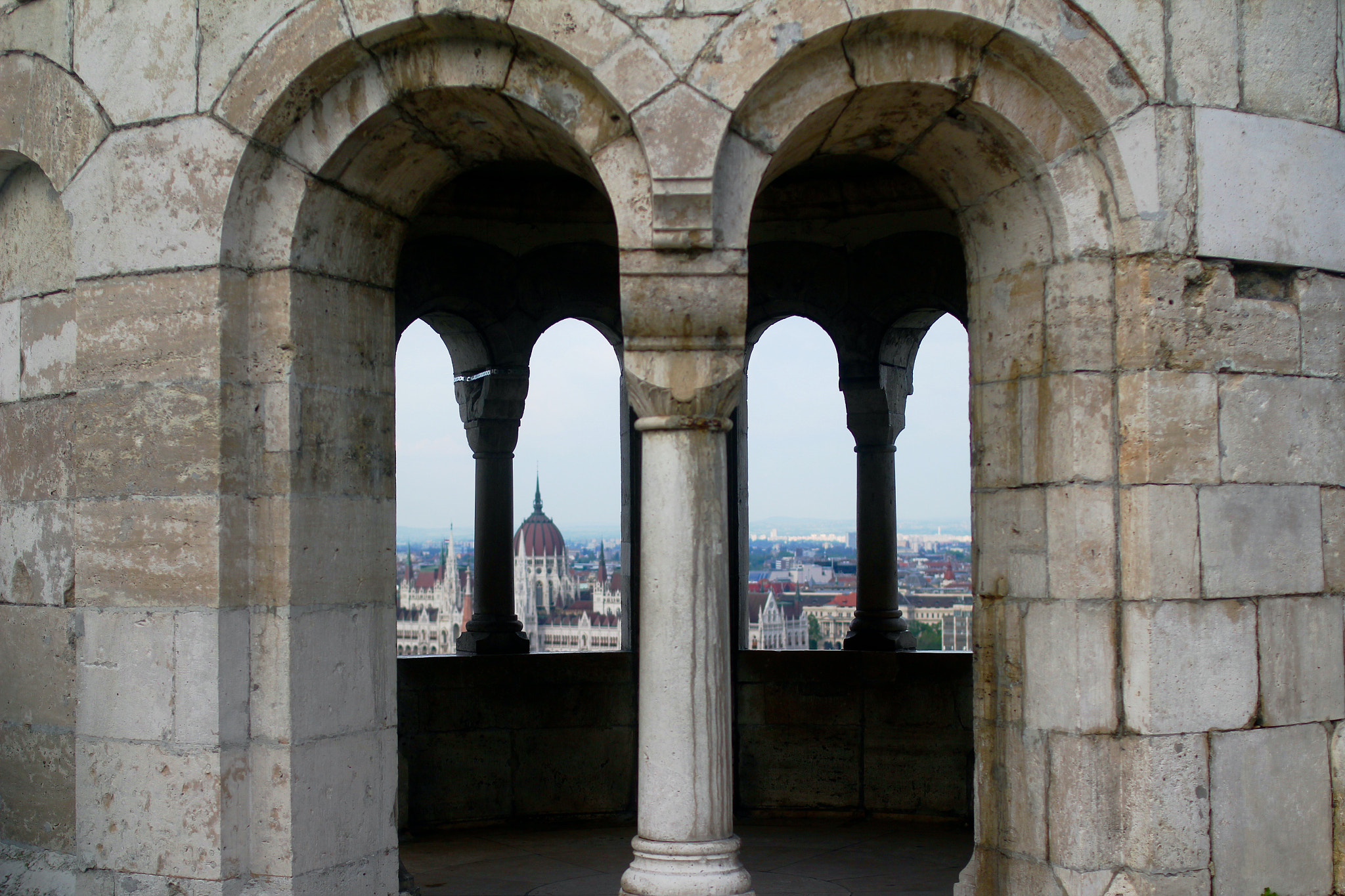 Canon EOS 550D (EOS Rebel T2i / EOS Kiss X4) + Canon EF 35mm F2 sample photo. Fisherman's bastion photography