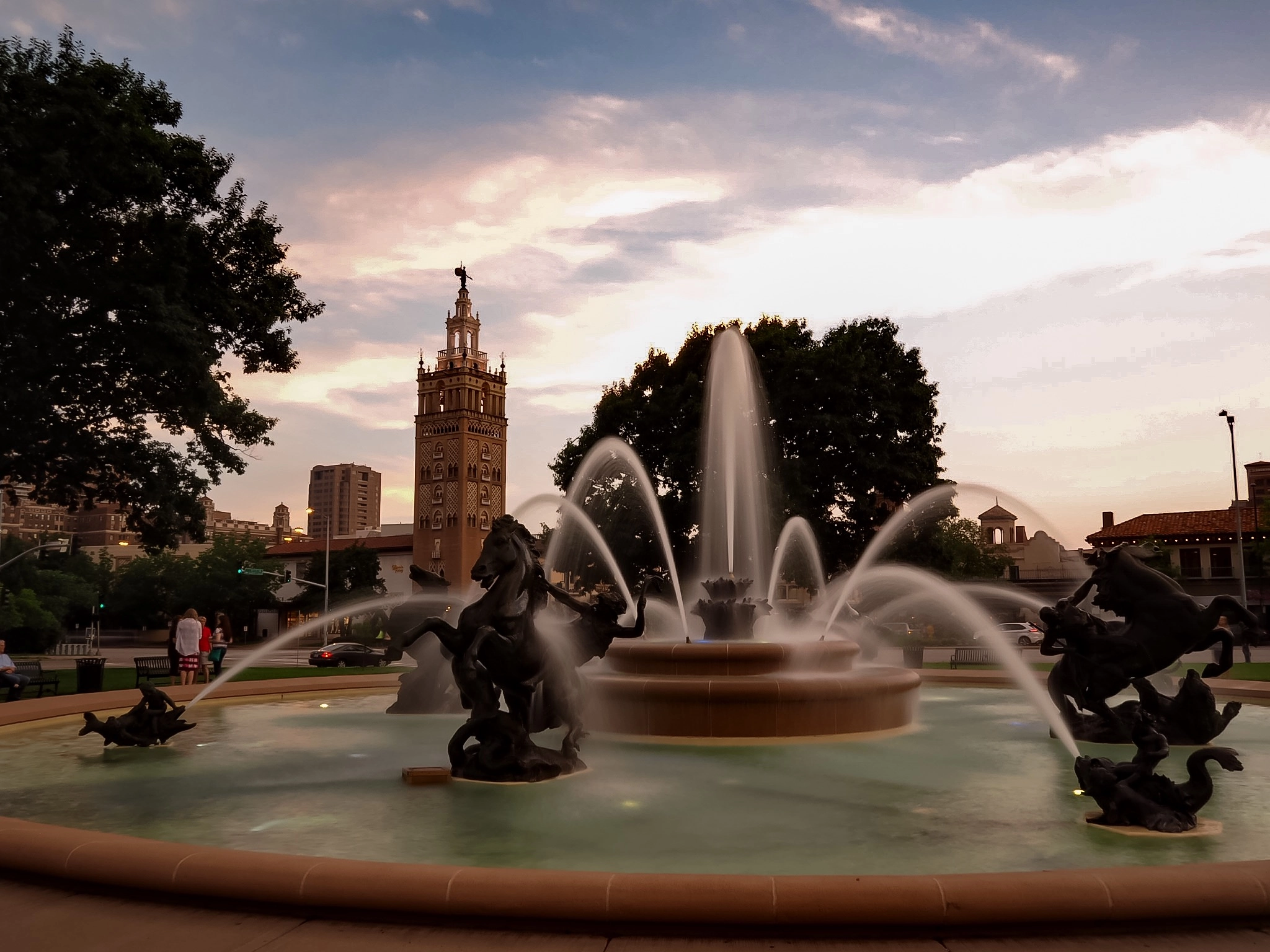 Olympus OM-D E-M5 II + Panasonic Lumix G 14mm F2.5 ASPH sample photo. Country club plaza, kansas city mo photography