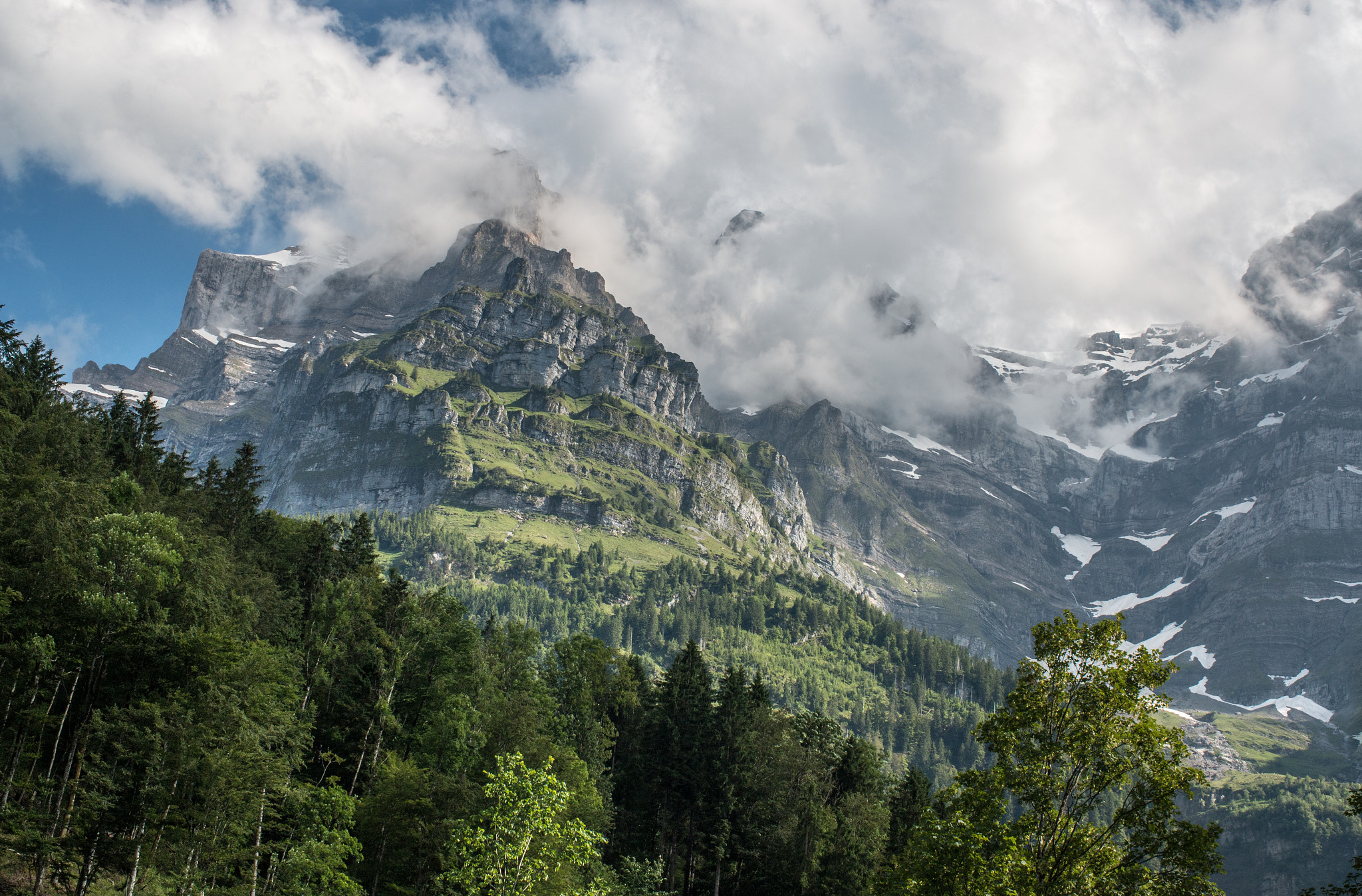 Canon EOS 70D + Canon EF 35mm F1.4L USM sample photo. Cloud mountain i photography