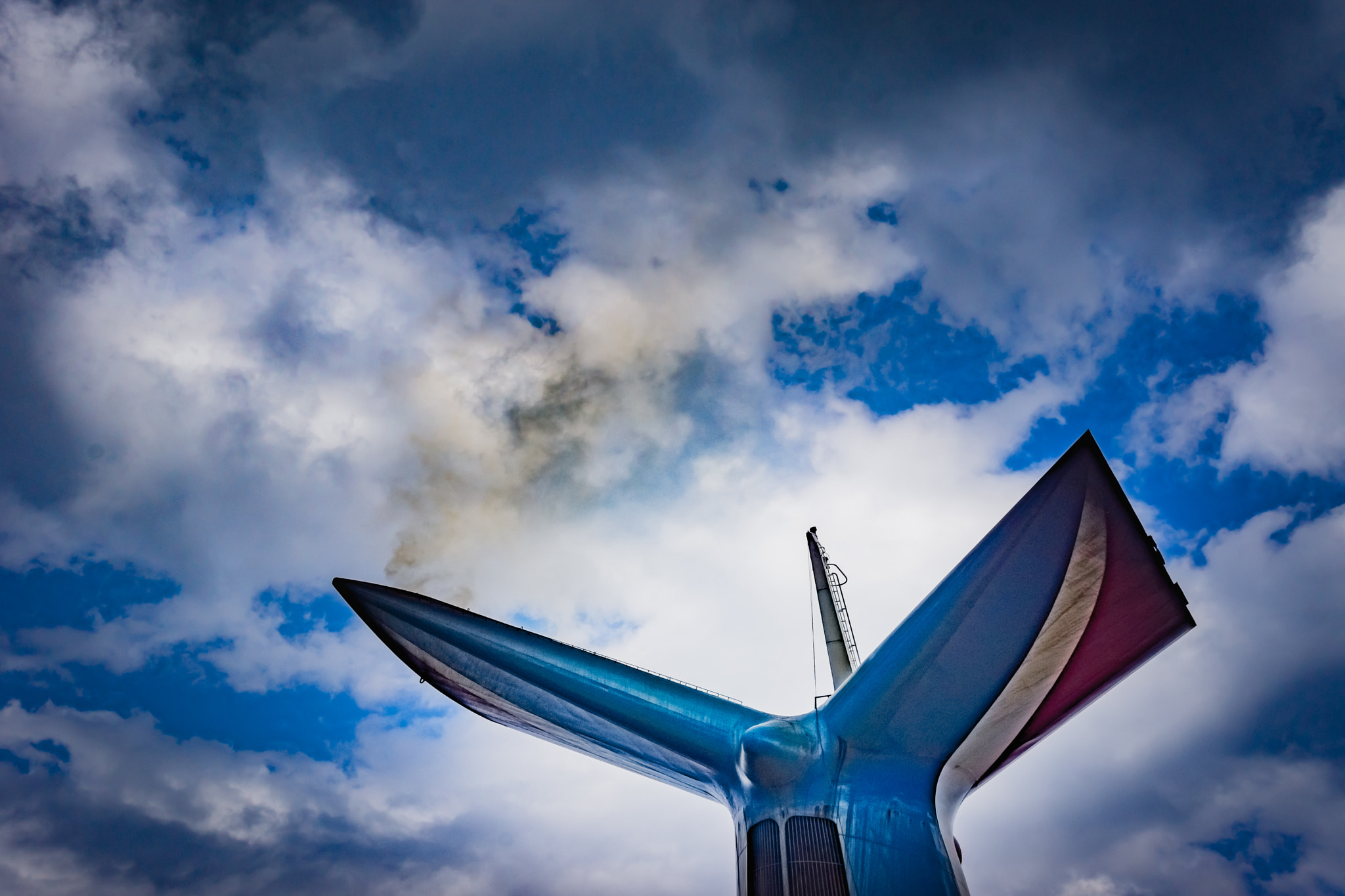 Sony Alpha NEX-7 + E 30mm F1.4 sample photo. "carnival whale tail" photography
