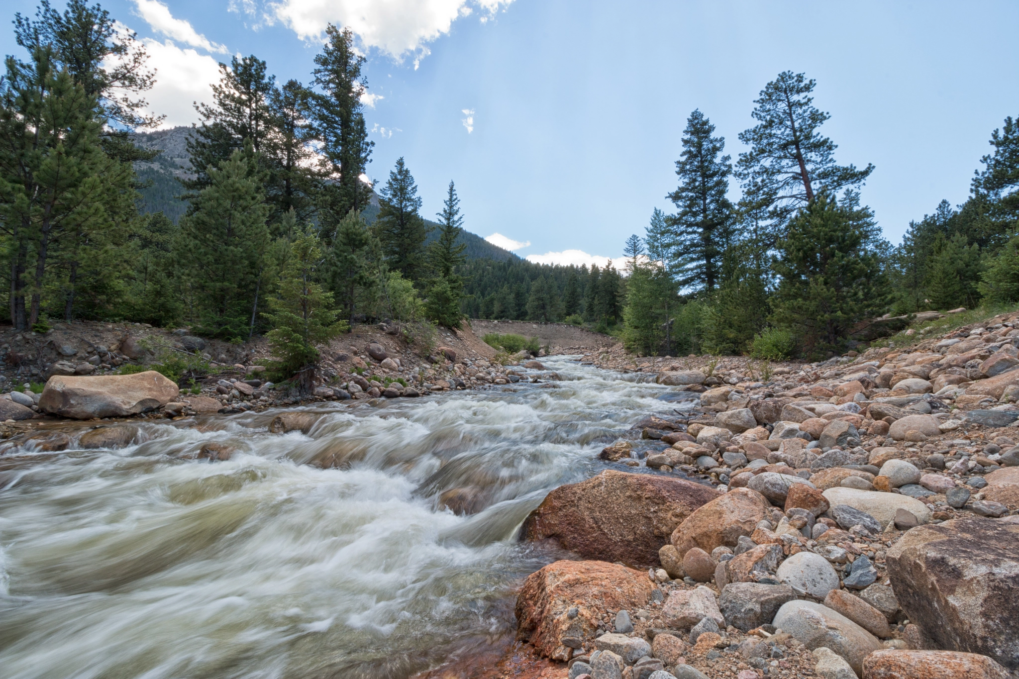 Canon EF-S 10-18mm F4.5–5.6 IS STM sample photo. Bighorn creek photography