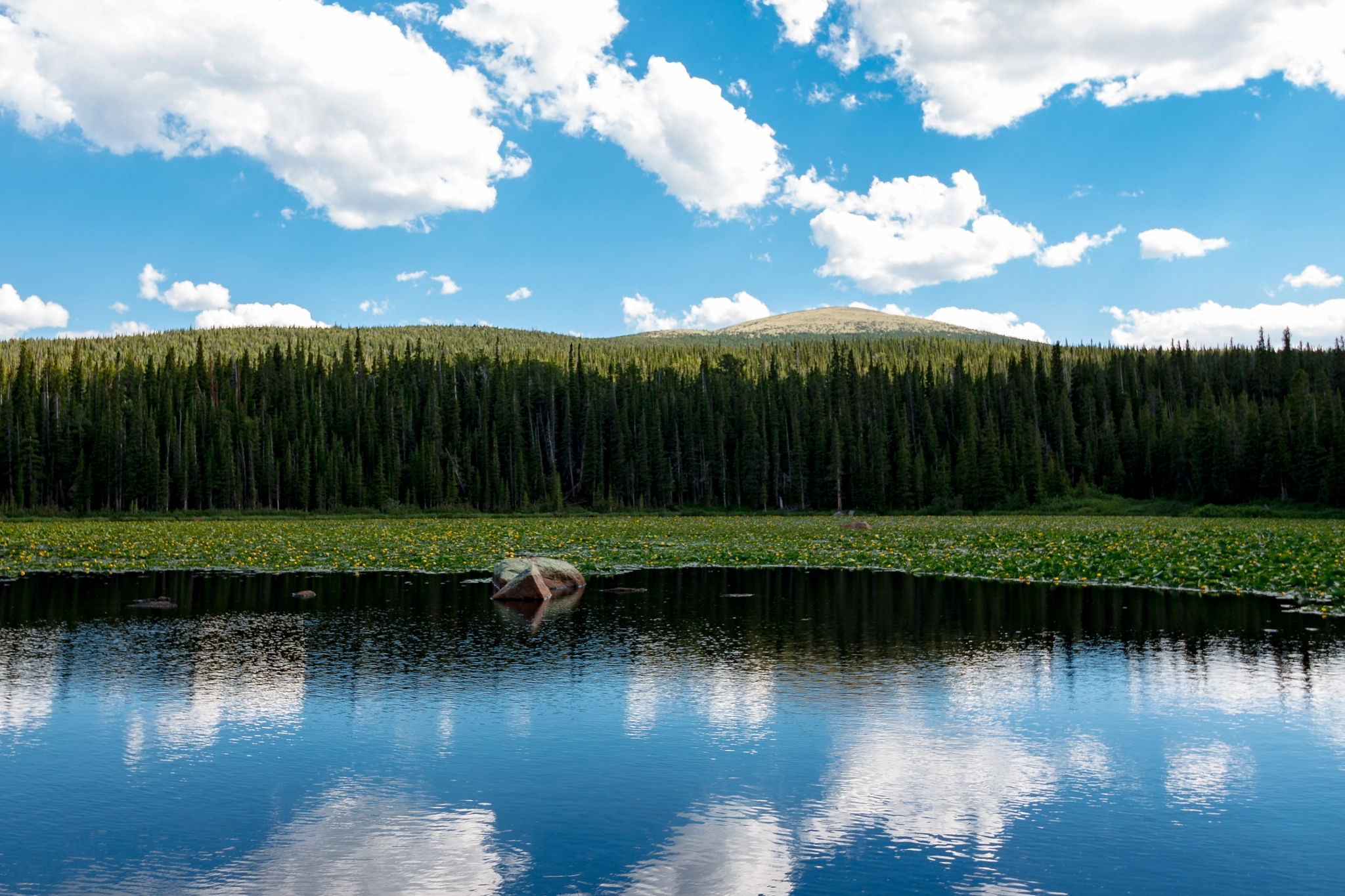 Canon EF-S 10-18mm F4.5–5.6 IS STM sample photo. Red rock lake at brainard lake photography