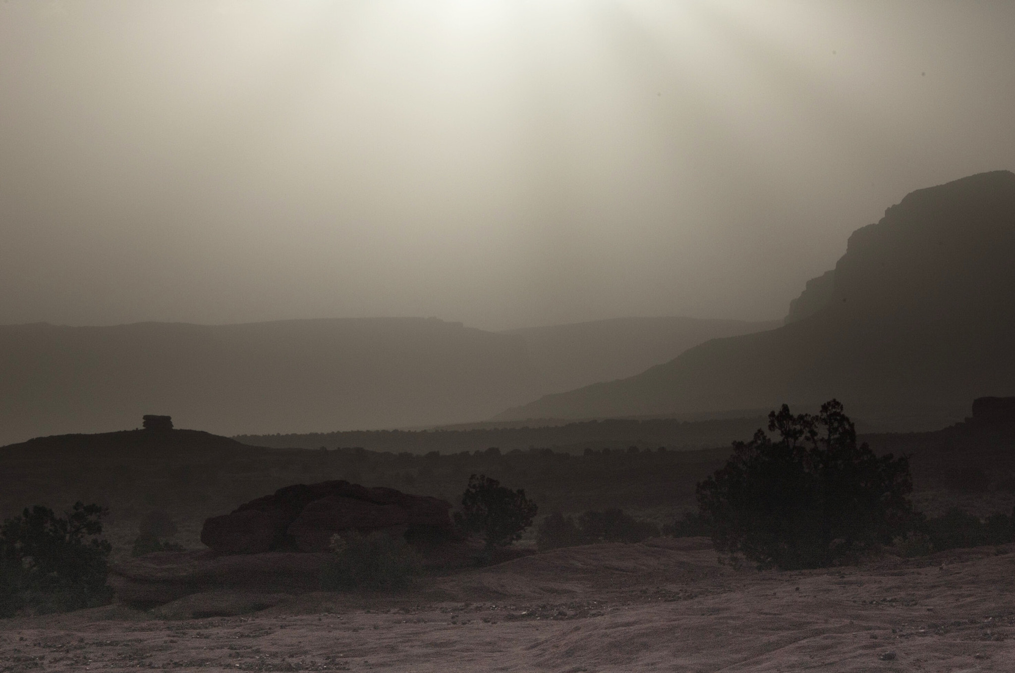 AF Zoom-Nikkor 35-135mm f/3.5-4.5 sample photo. Sandstorm sunburst photography