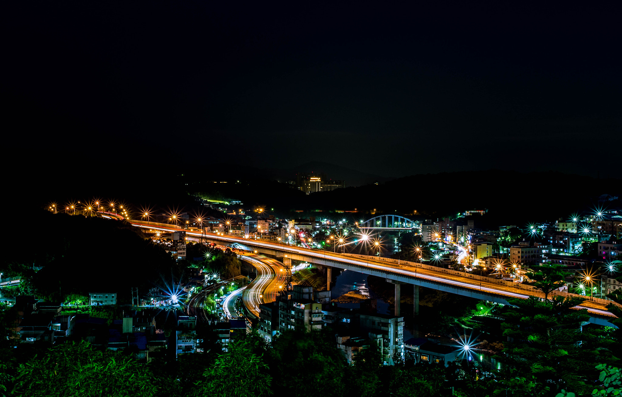 Nikon AF-S Nikkor 24mm F1.8G ED sample photo. The truth city photography