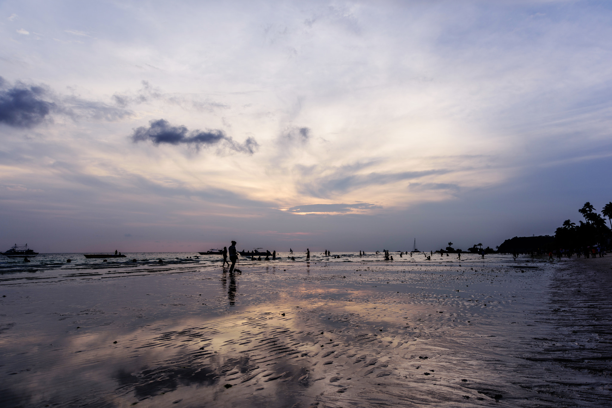 Nikon AF Nikkor 24-85mm F2.8-4D IF sample photo. Boracay photography