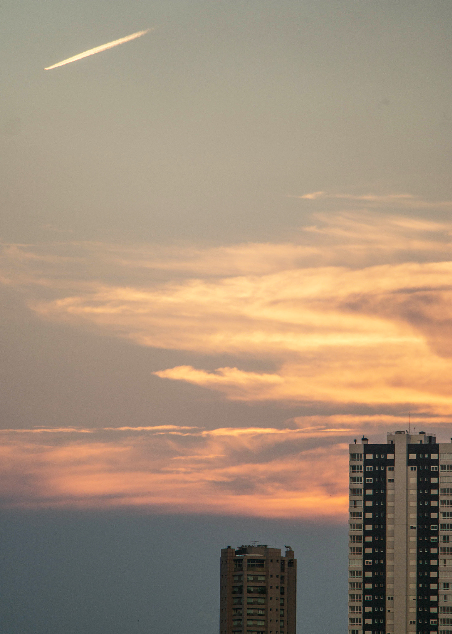 Samsung NX300M + Samsung NX 50-200mm F4-5.6 ED OIS sample photo. Jet crossing photography