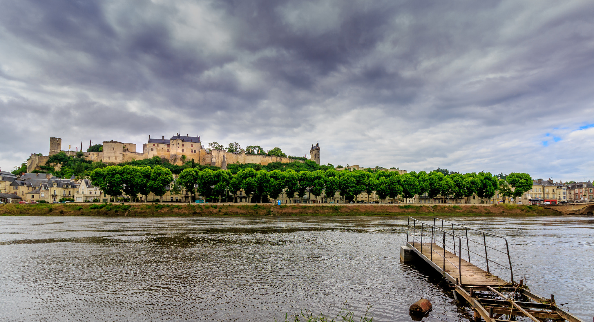 Canon EOS 700D (EOS Rebel T5i / EOS Kiss X7i) + Canon EF-S 10-18mm F4.5–5.6 IS STM sample photo. Forteresse de chinon photography