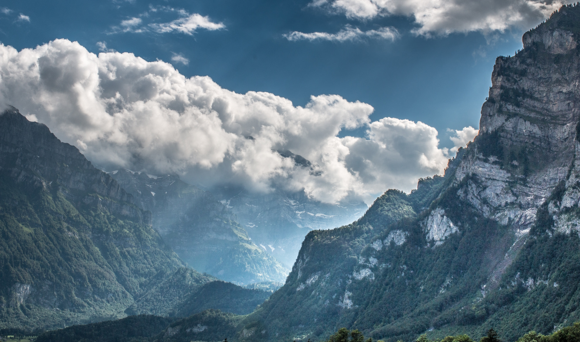 Canon EOS 70D + Canon EF 35mm F1.4L USM sample photo. Valley clouds photography