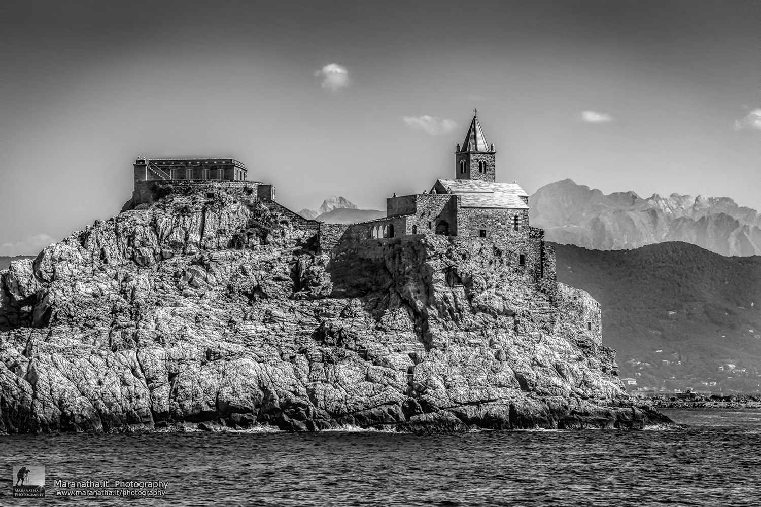 Canon EF 28-300mm F3.5-5.6L IS USM sample photo. Chiesa di san pietro - porto venere photography