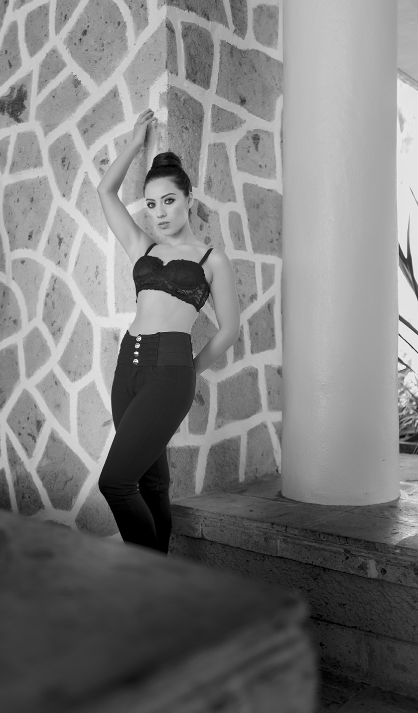Nikon AF-S Nikkor 200-400mm F4G ED-IF VR sample photo. Zaira b&w 4 photography