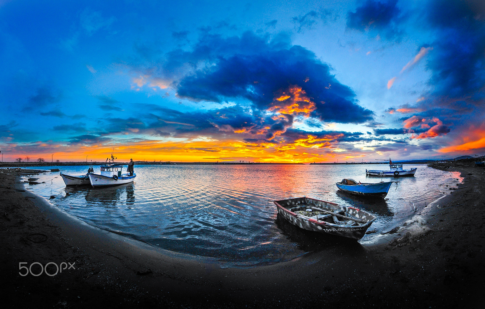 Nikon D300 + Sigma 10-20mm F3.5 EX DC HSM sample photo. Boats photography