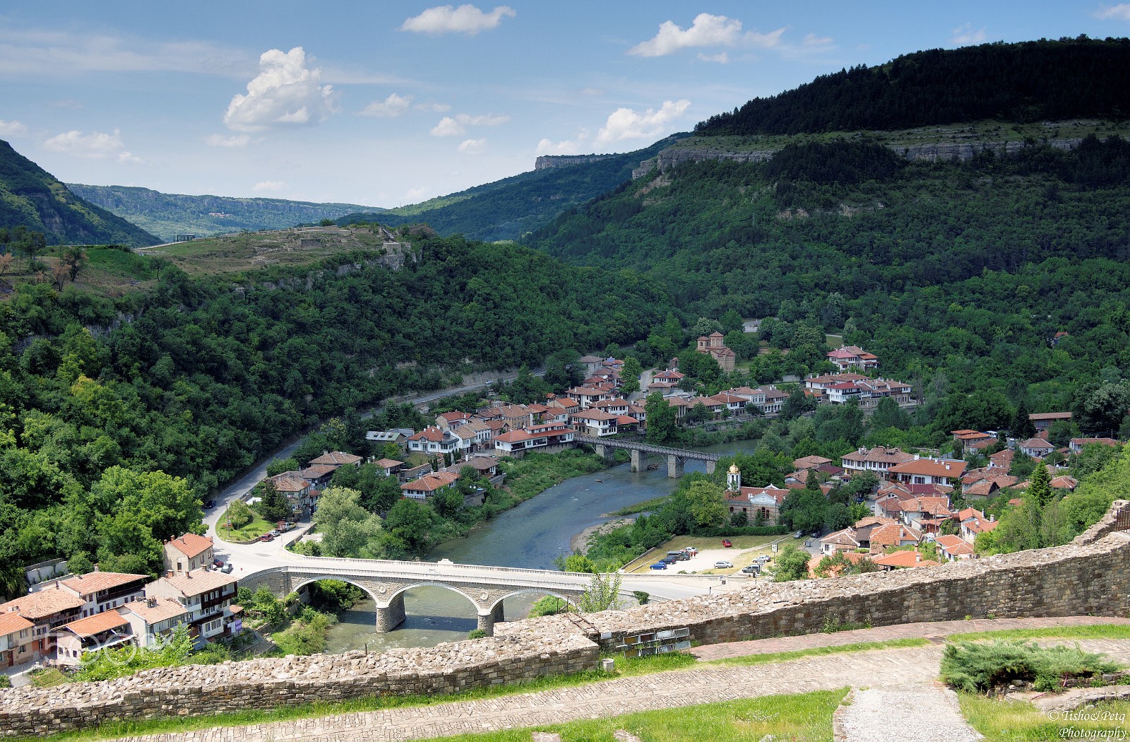 Olympus OM-D E-M5 + LUMIX G 20/F1.7 II sample photo. Veliko tarnovo - the most beautiful city photography