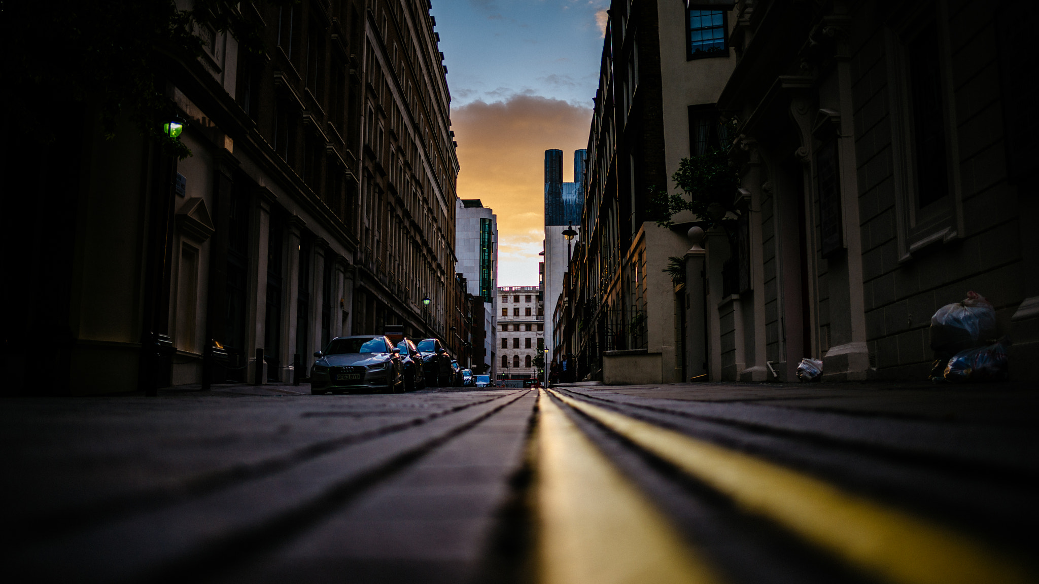 Nikon D600 + Nikon AF-S Nikkor 35mm F1.8G ED sample photo. Follow the yellow lines photography