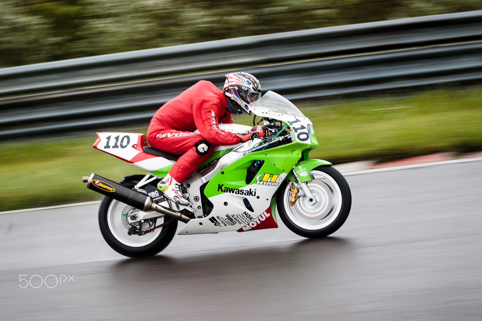 Canon EF 70-200mm F2.8L IS II USM sample photo. Red and green photography