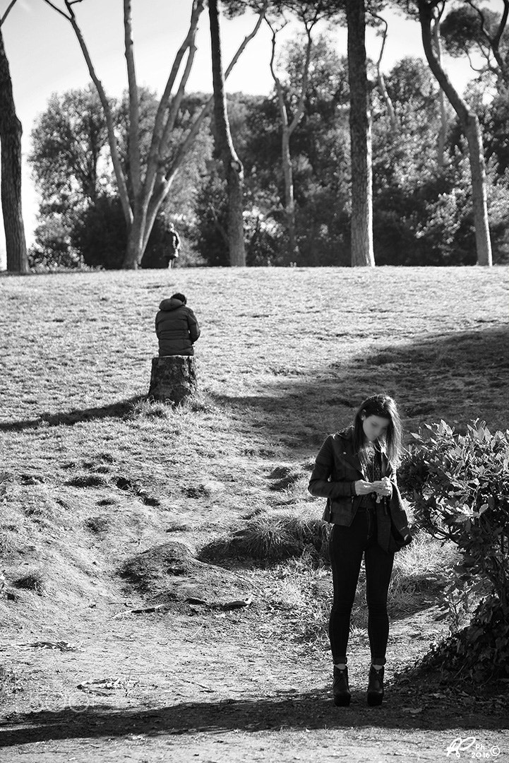 VR 24-105mm F/4.0 G sample photo. He, she and the other photography