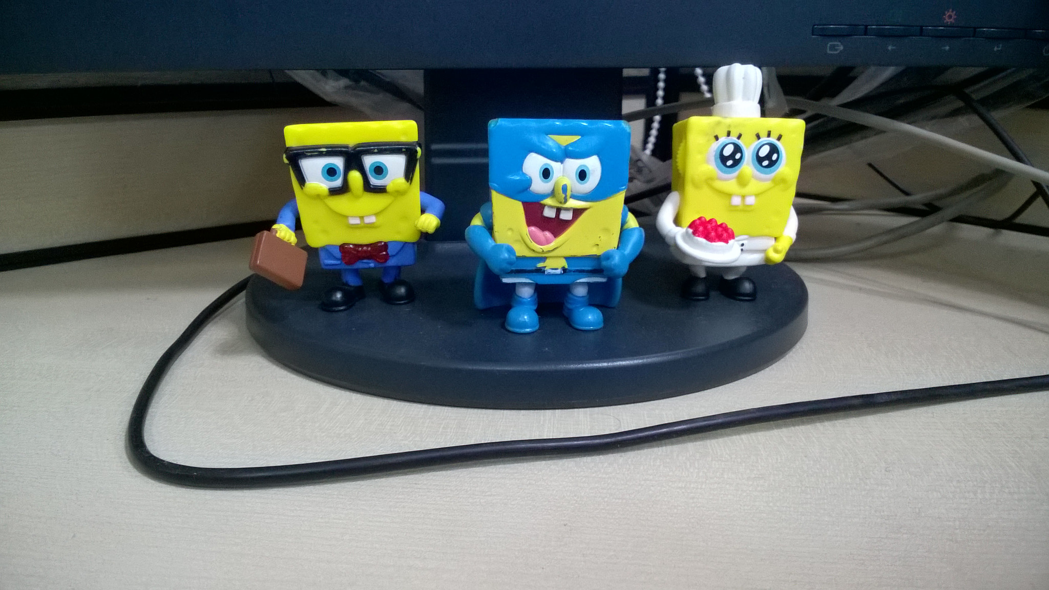Nokia Lumia 730 Dual SIM sample photo. Friends on my desk photography