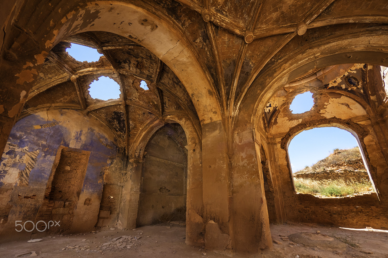 Olympus OM-D E-M1 + Panasonic Lumix G Vario 7-14mm F4 ASPH sample photo. Belchite photography