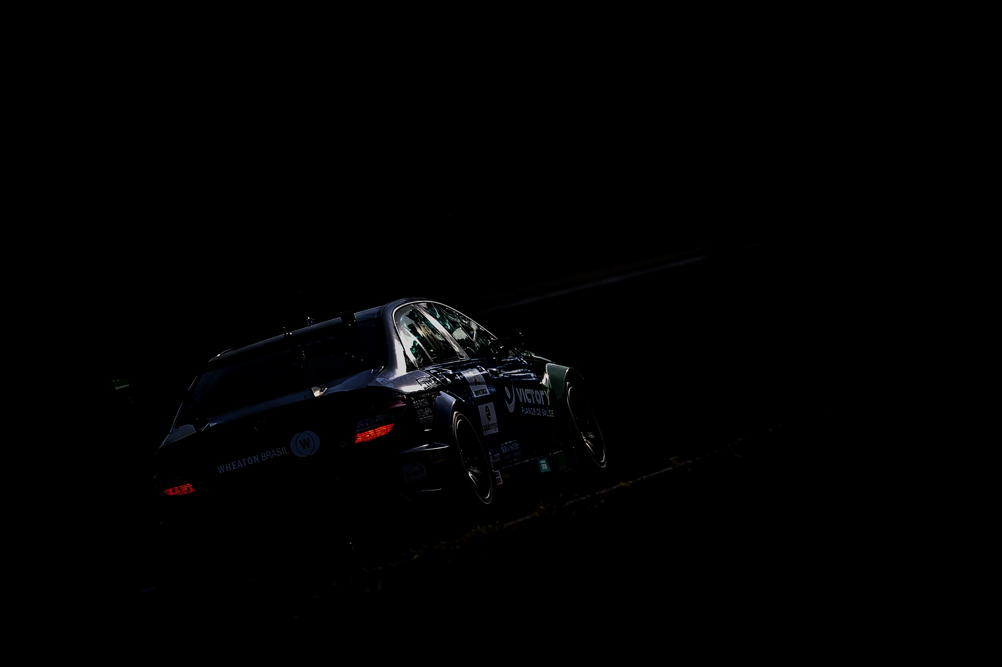 Nikon D3S + Nikon AF-S Nikkor 600mm F4G ED VR sample photo. Mercedes-benz challenge - special light photography