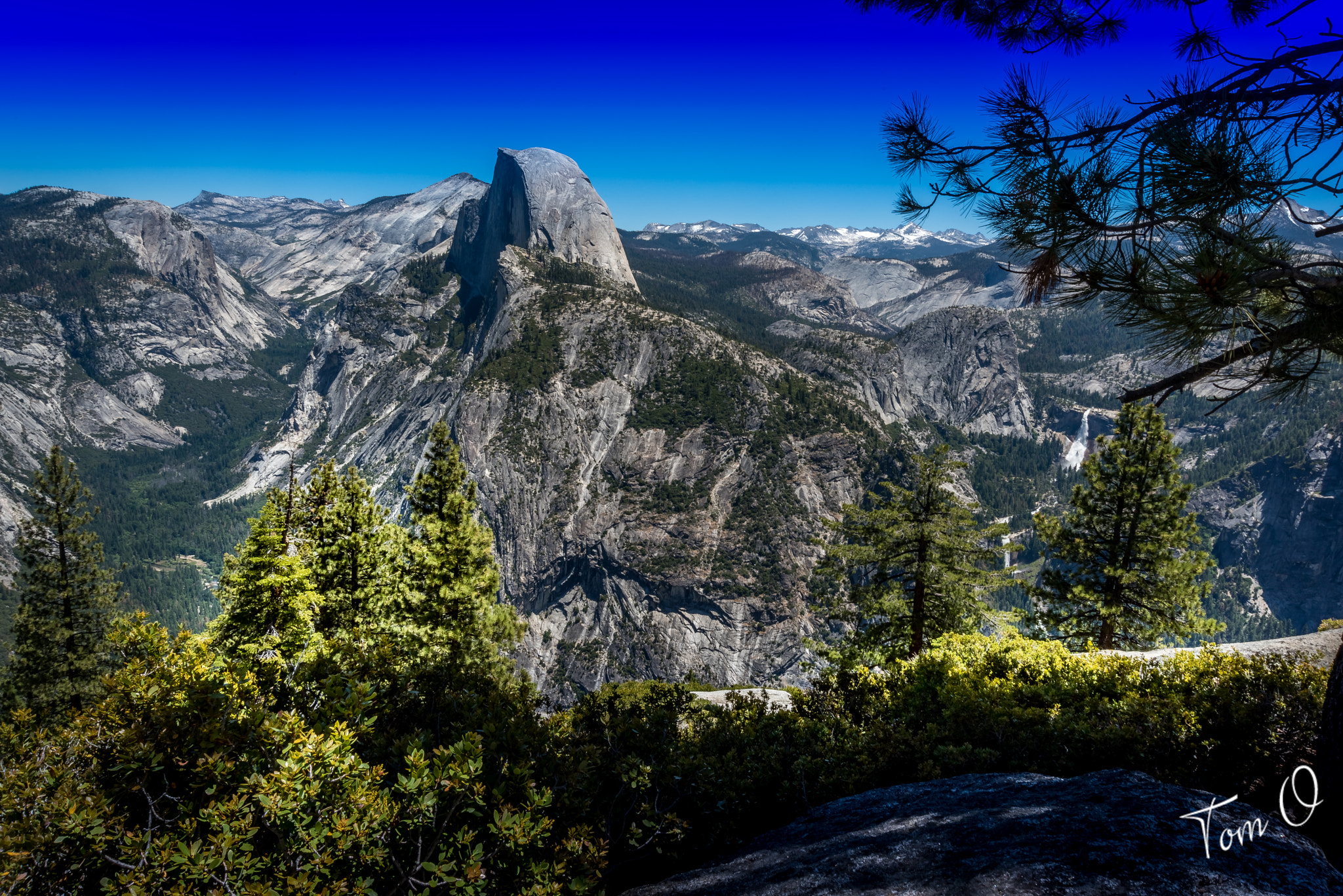 Nikon AF Nikkor 24-85mm F2.8-4D IF sample photo. Yosemite photography