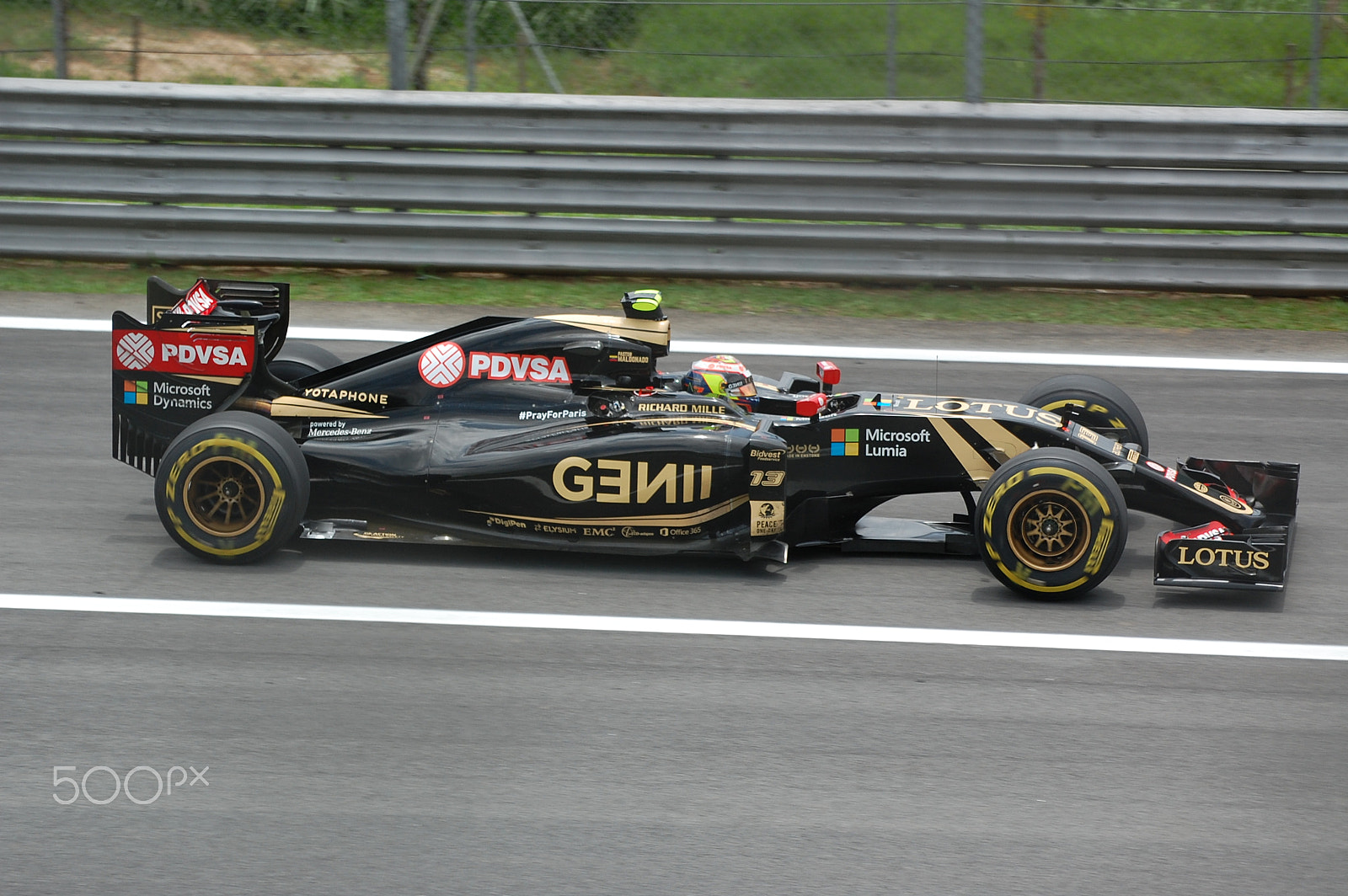 Nikon D40 sample photo. Formula 1 photography