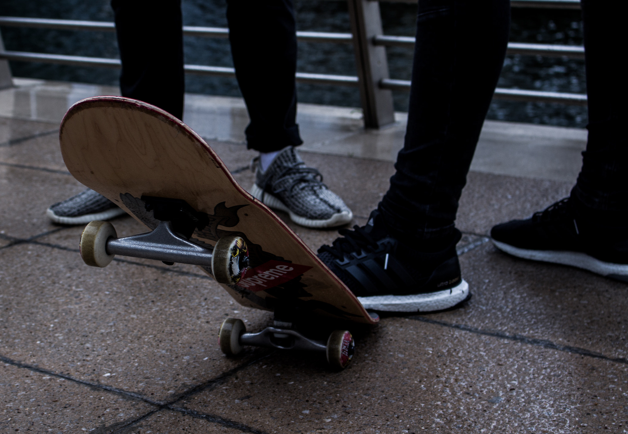 Canon EOS 650D (EOS Rebel T4i / EOS Kiss X6i) sample photo. Shoes and a skate deck photography