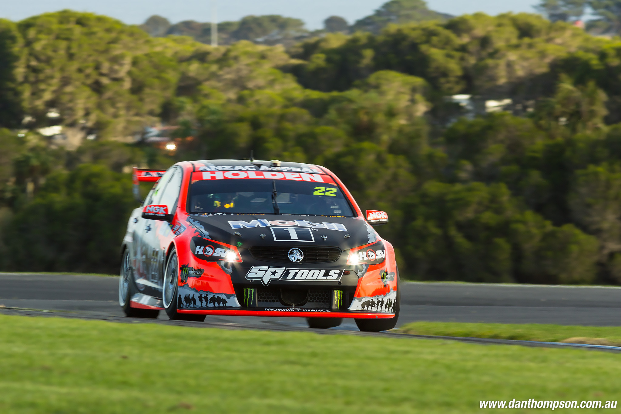 Canon EOS 60D + Canon EF 300mm F4L IS USM sample photo. Holden racing team photography