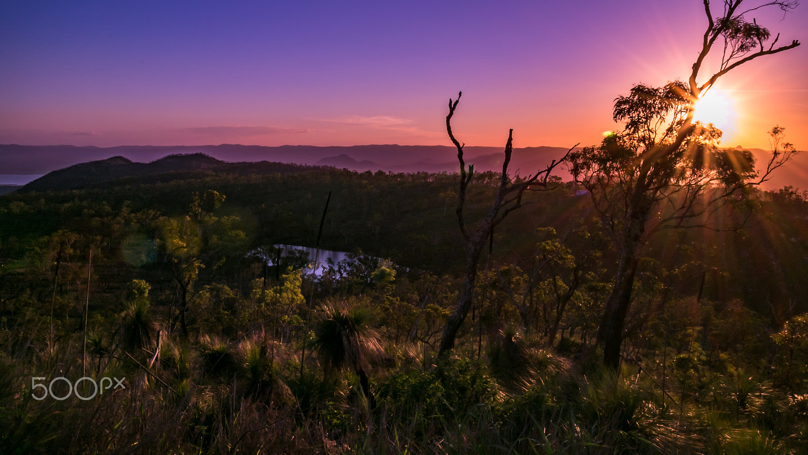 Canon EOS 7D Mark II + Canon EF-S 10-18mm F4.5–5.6 IS STM sample photo. Sunset over harvey's range photography