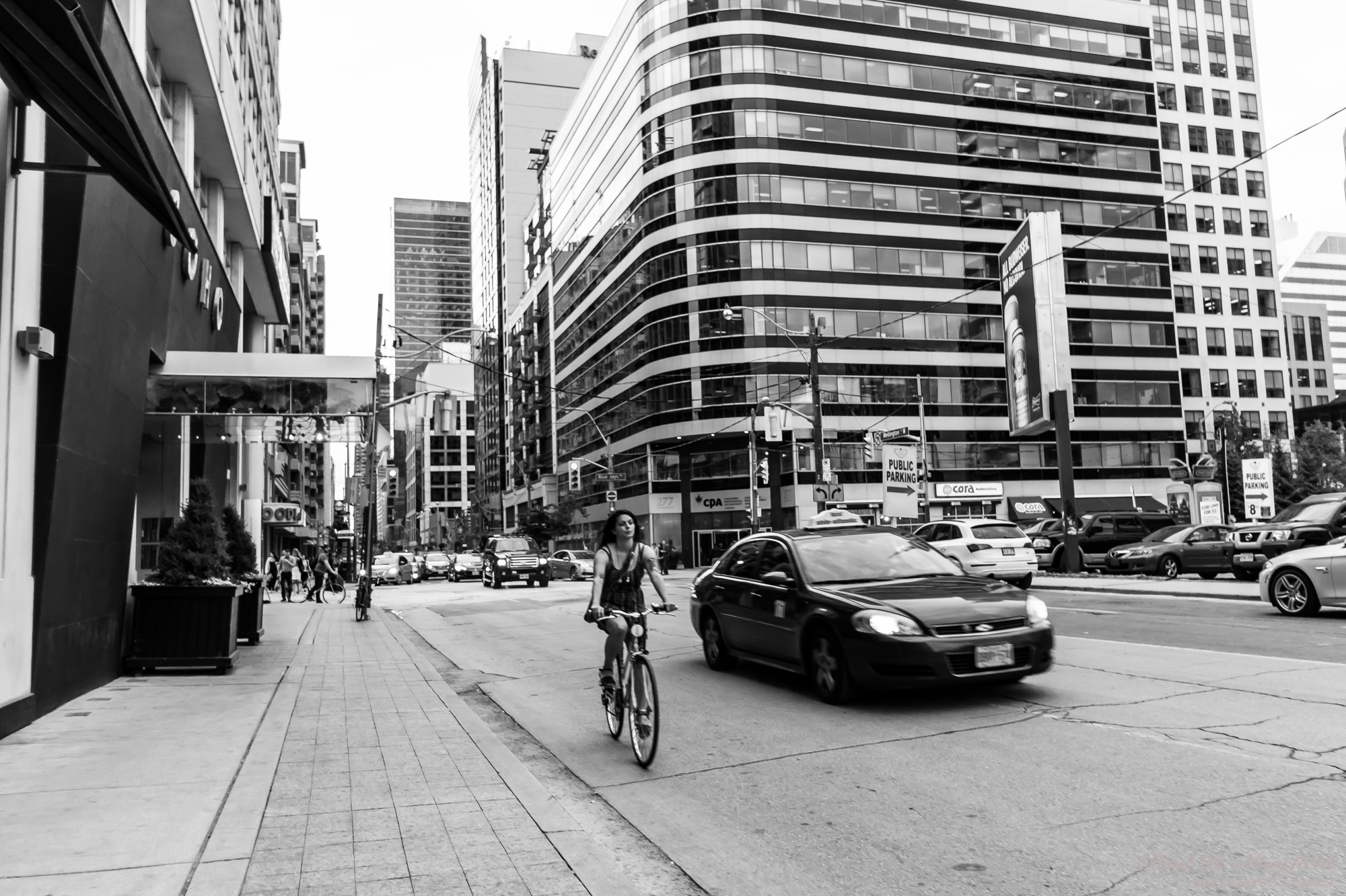 Canon EF-S 10-18mm F4.5–5.6 IS STM sample photo. Racin' in the street photography