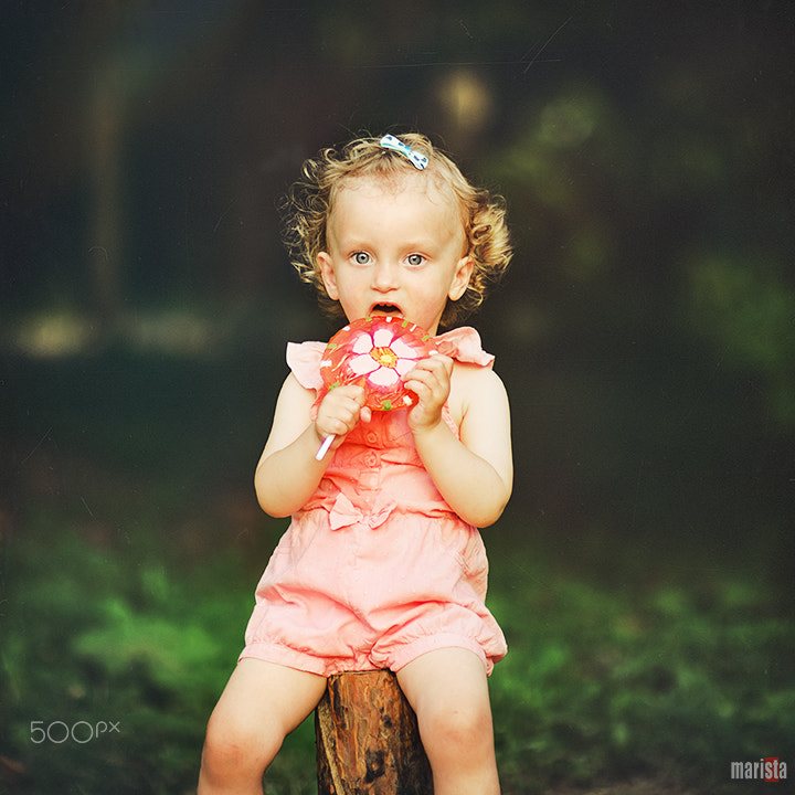 Sigma 85mm F1.4 EX DG HSM sample photo. Girl with a lollipop.jpg photography