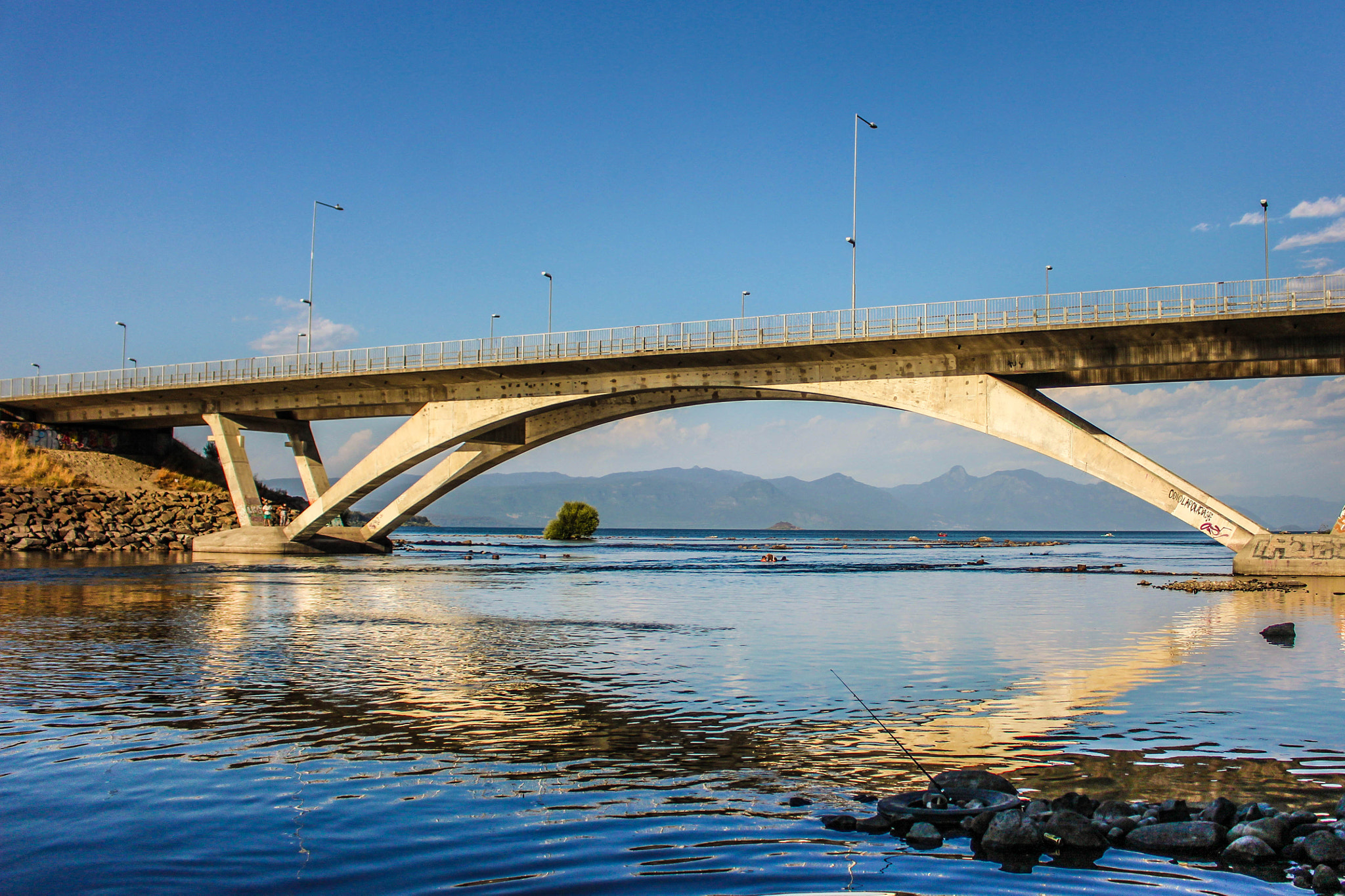Canon EOS 1200D (EOS Rebel T5 / EOS Kiss X70 / EOS Hi) sample photo. Puente sobre río tolten photography