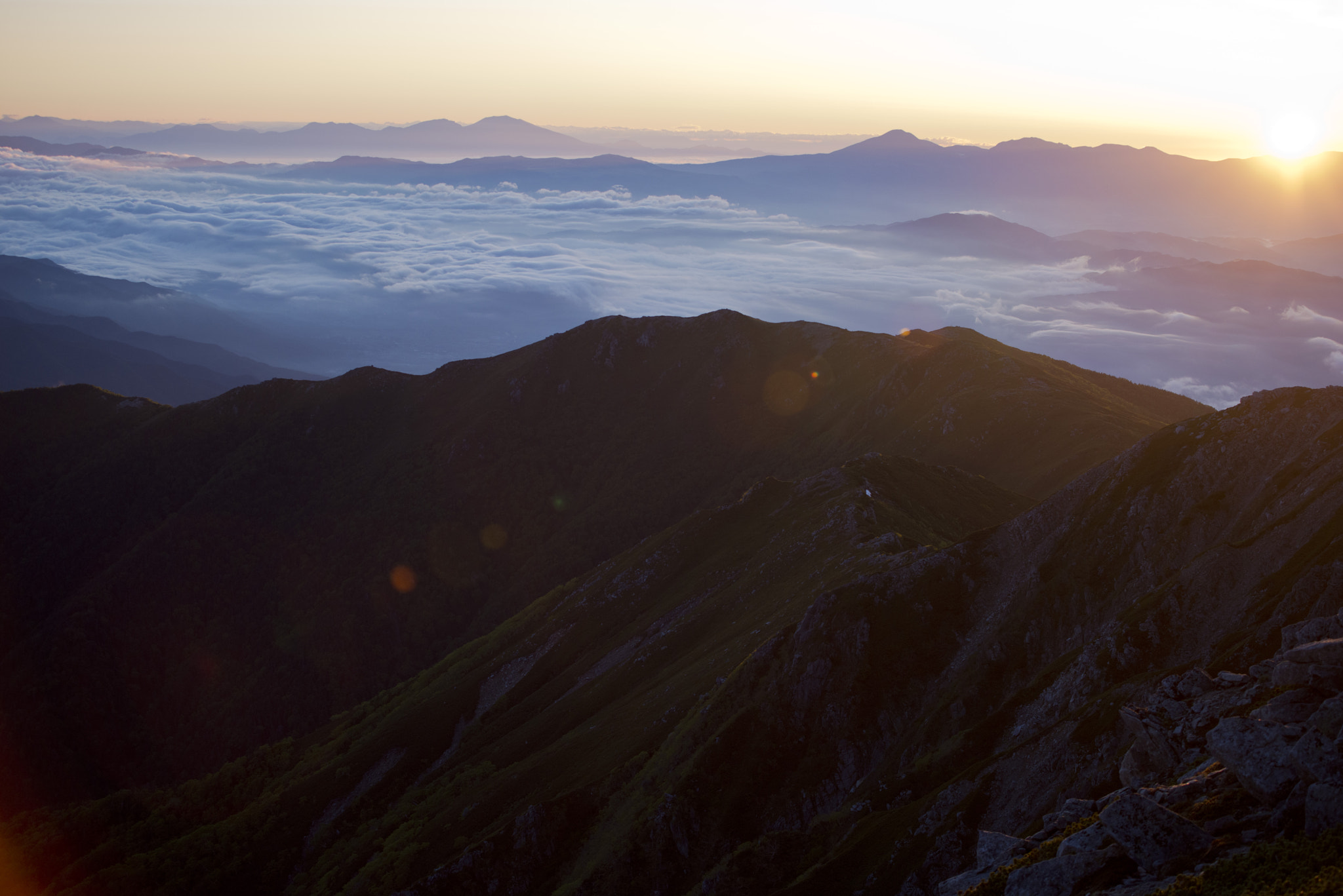 Nikon AF-S Nikkor 70-200mm F4G ED VR sample photo. Sea of cloud photography