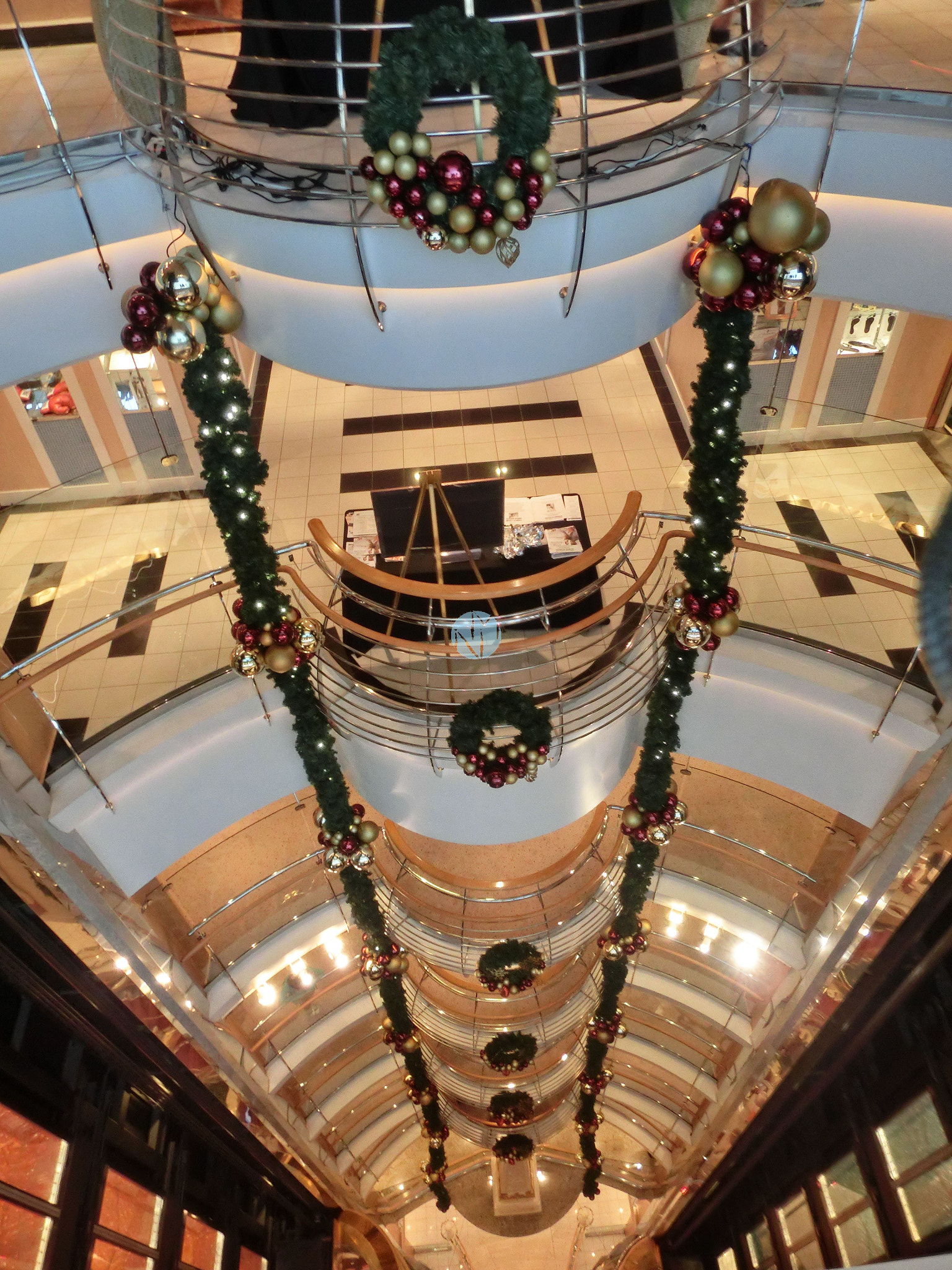 CASIO EX-ZR200 sample photo. Freedom of the seas - christmas photography