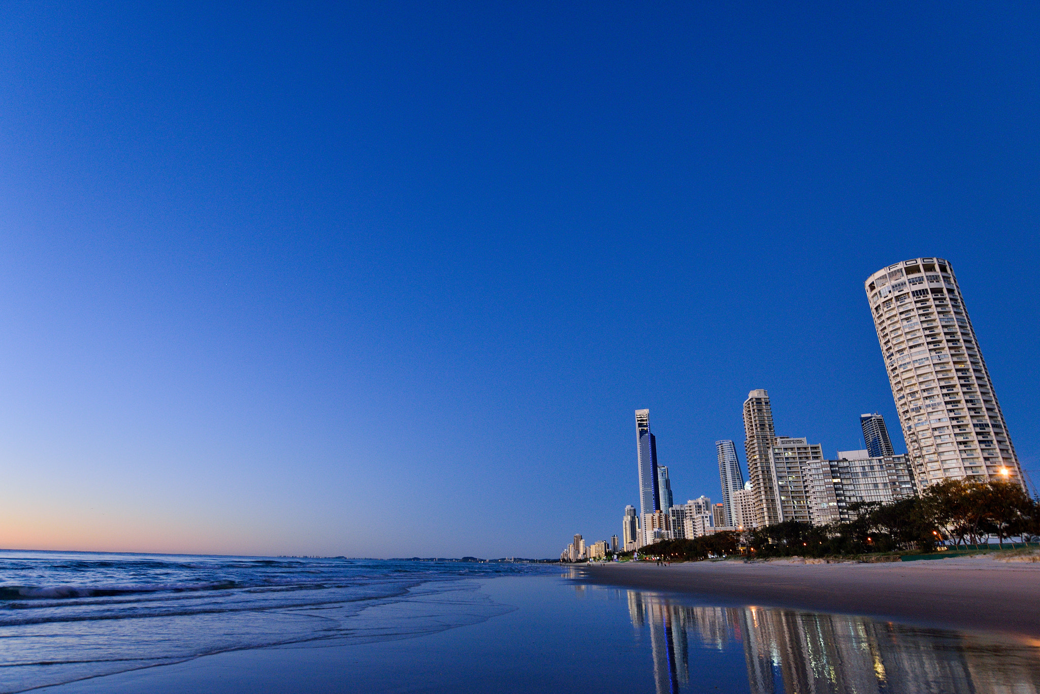 Nikon AF-S Nikkor 18-35mm F3.5-4.5G ED sample photo. Gold coast photography