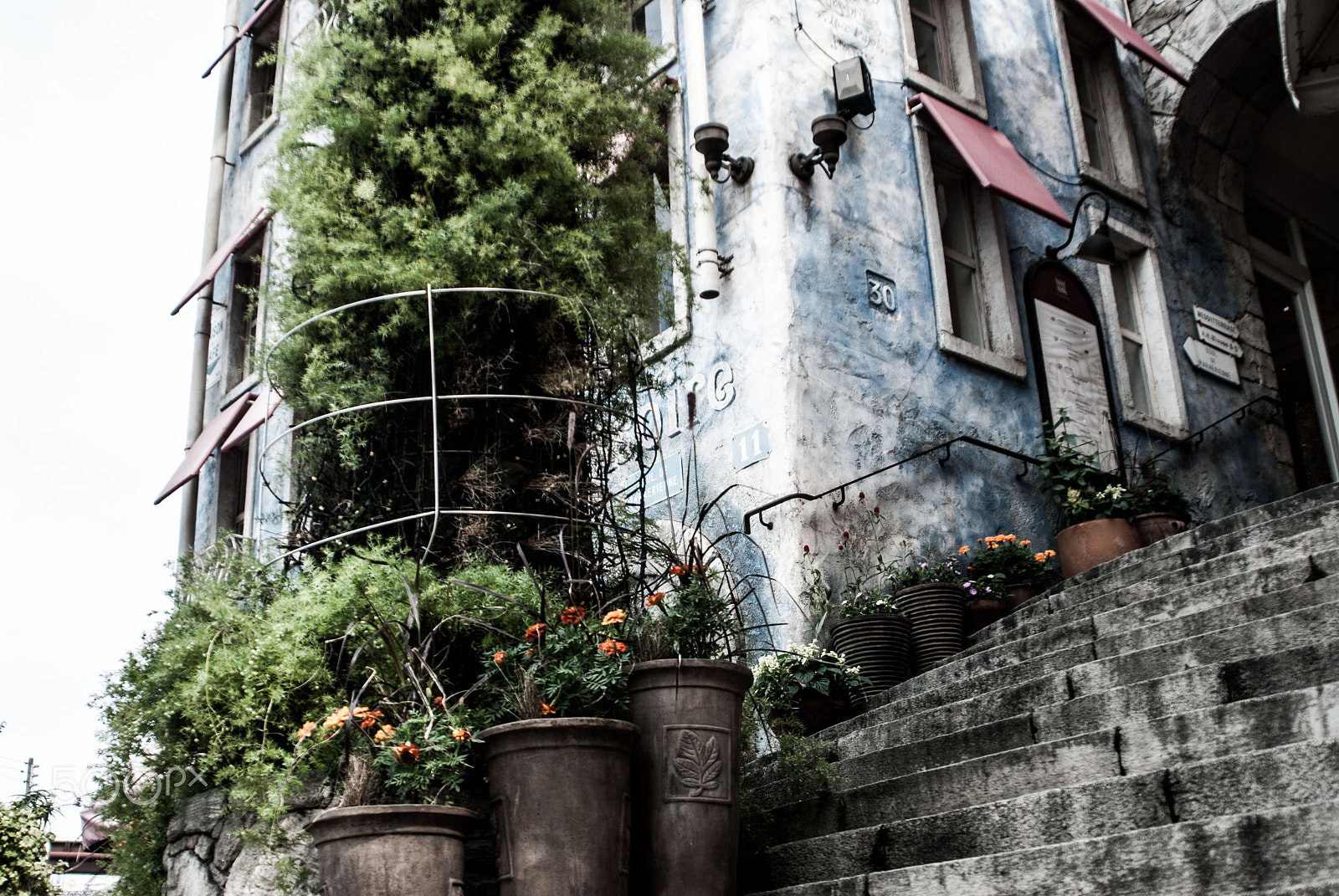 Nikon D200 sample photo. At the corner of my town photography