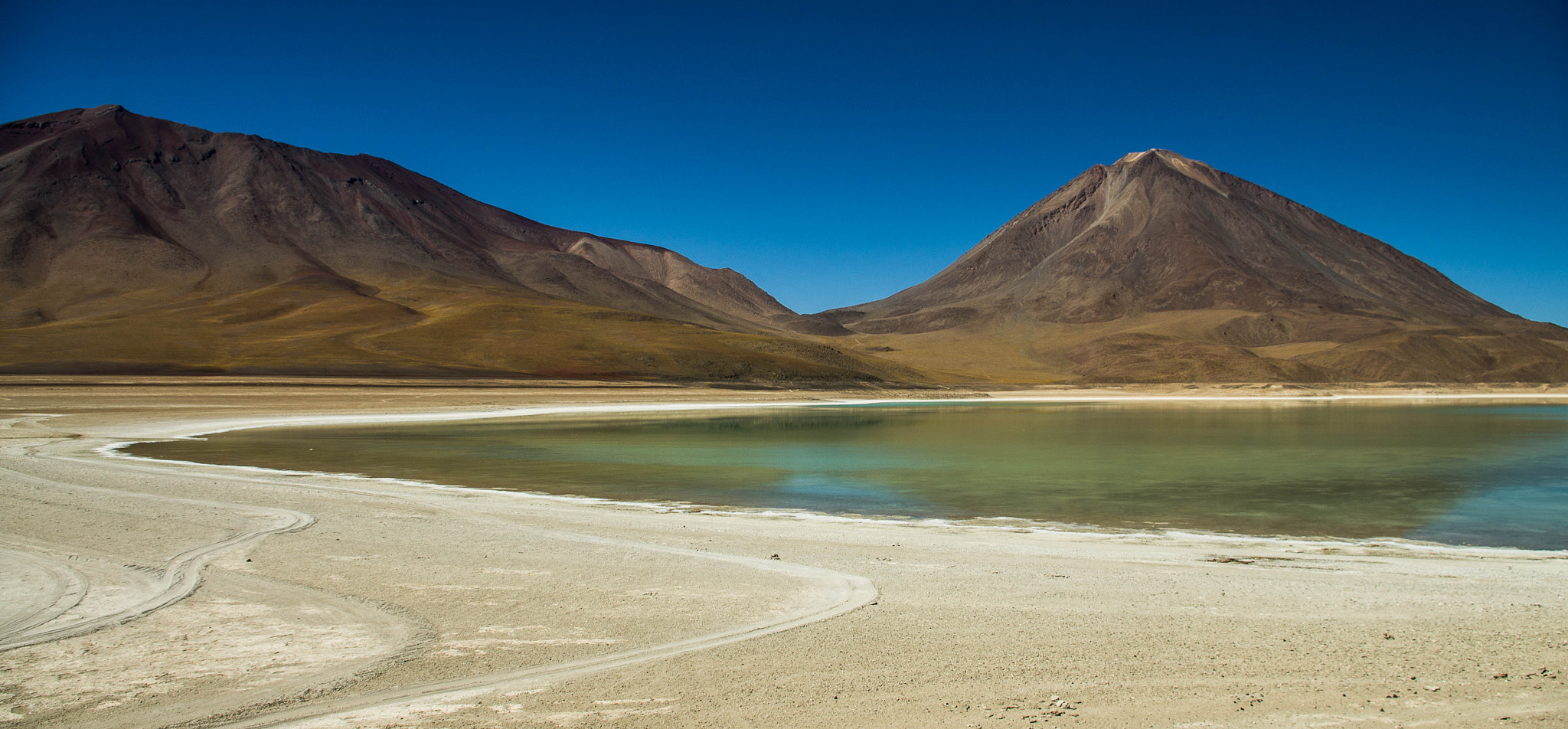 Pentax smc DA 18-55mm F3.5-5.6 AL sample photo. Lagoon in the desert (peru) photography