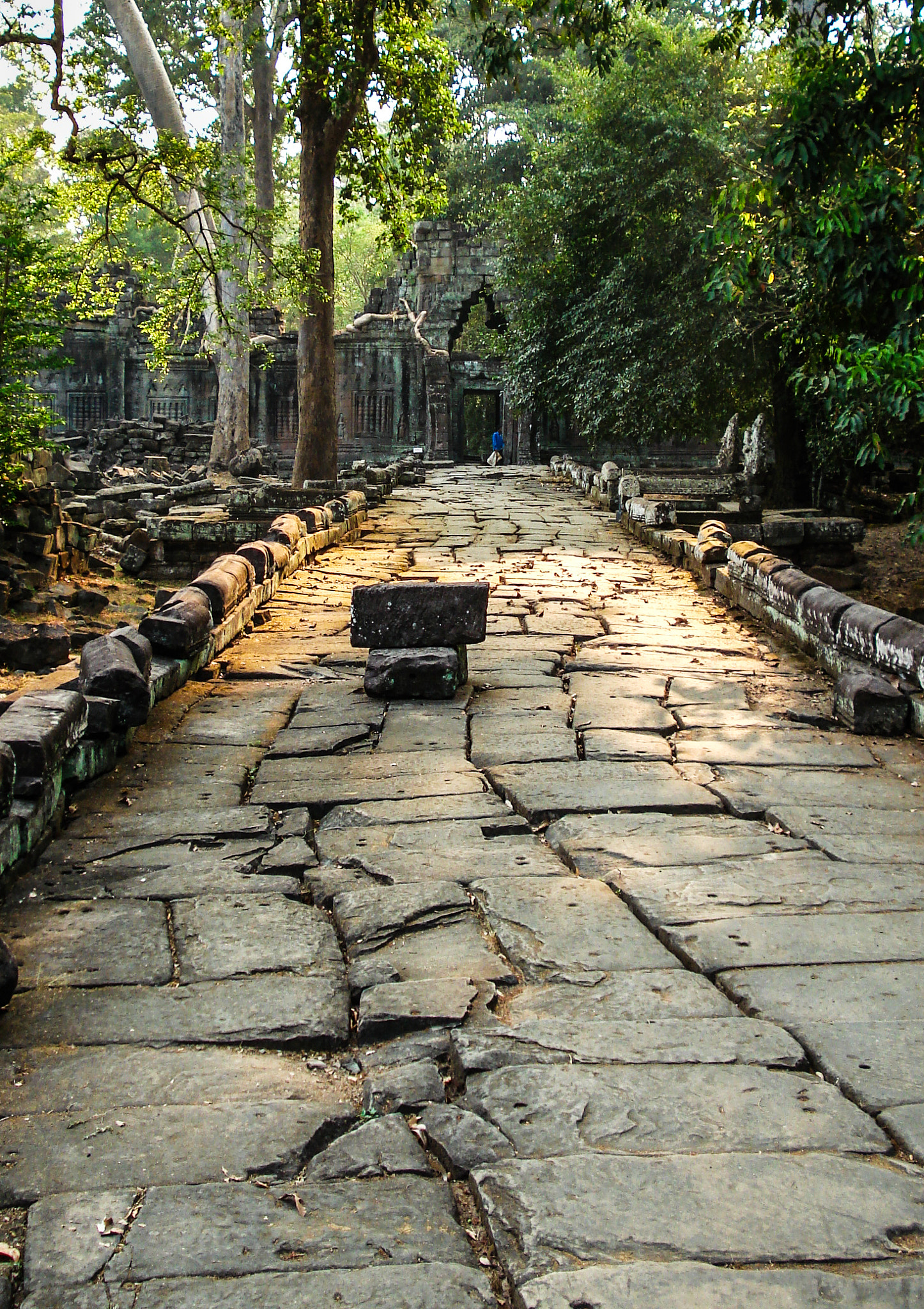 Sony DSC-W70 sample photo. Angkor golden hour photography