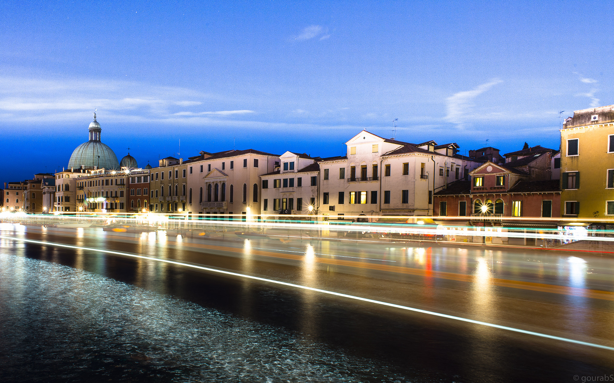 Nikon D610 + Nikon AF Nikkor 24mm F2.8D sample photo. Boat trails on the grand canal photography