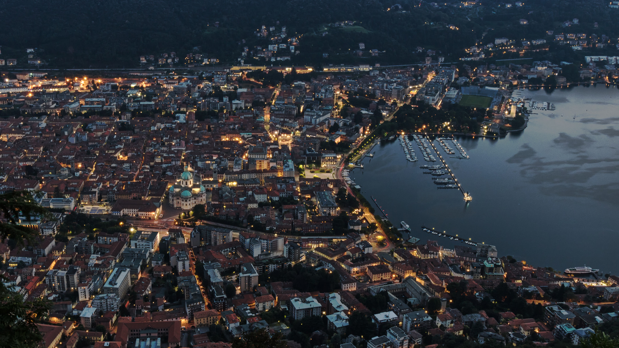 Canon EF-S 10-18mm F4.5–5.6 IS STM sample photo. Como at twilight photography