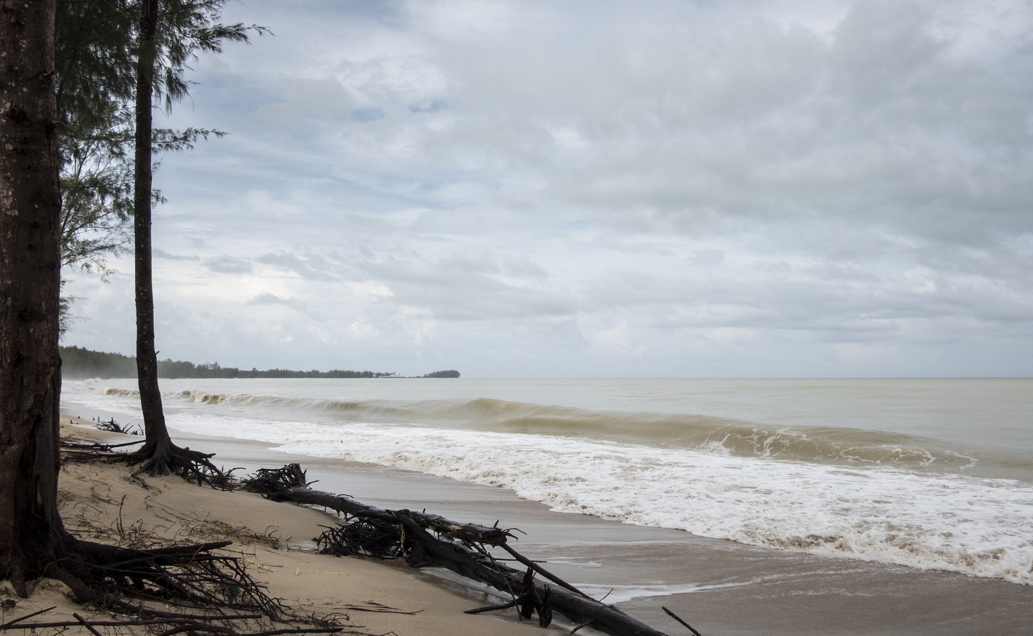 Fujifilm X-E2S + Fujifilm XF 18mm F2 R sample photo. Khao lak phang nga rainy season photography