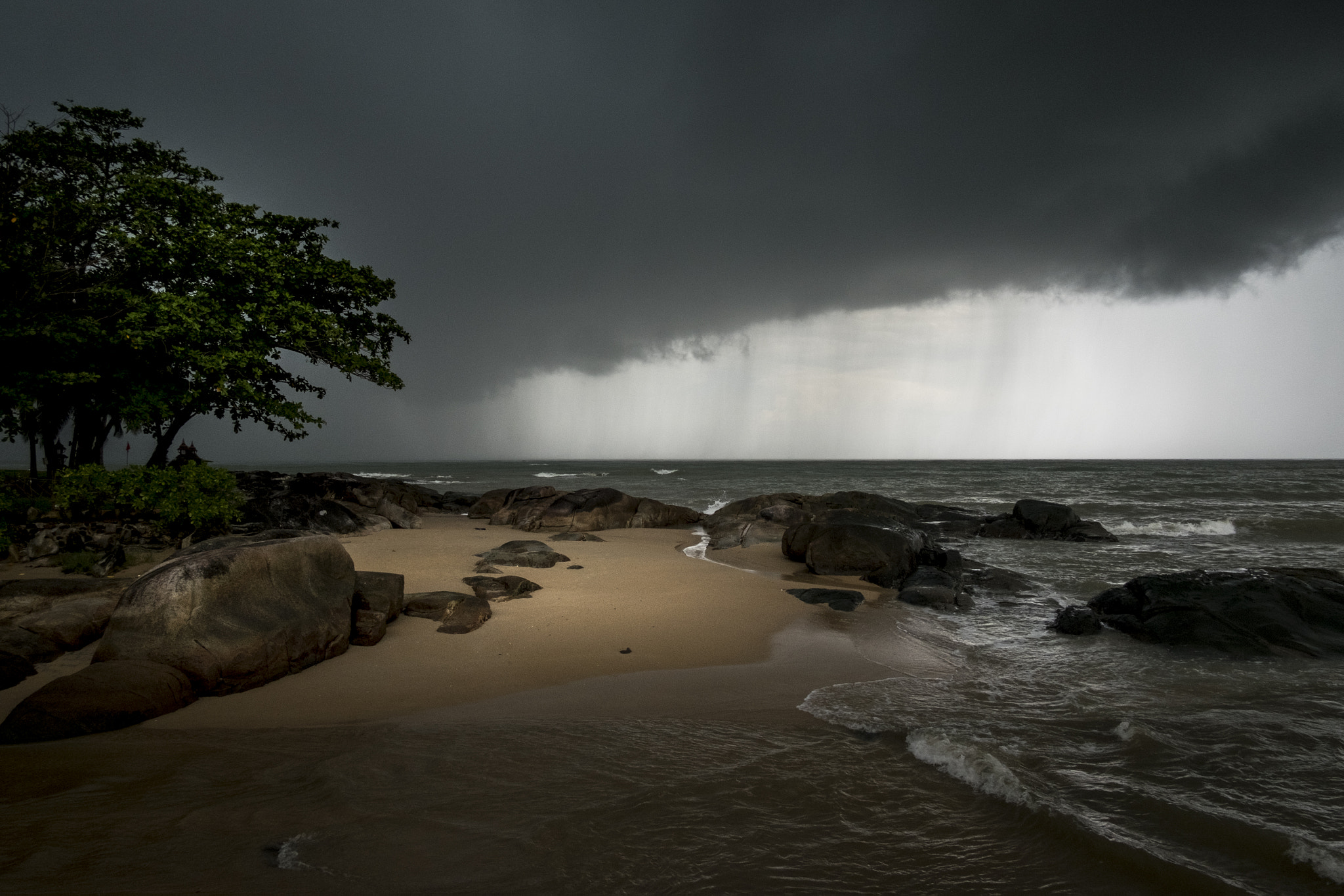 Fujifilm X-E2S + Fujifilm XF 18mm F2 R sample photo. Khao lak phang nga rainy season photography