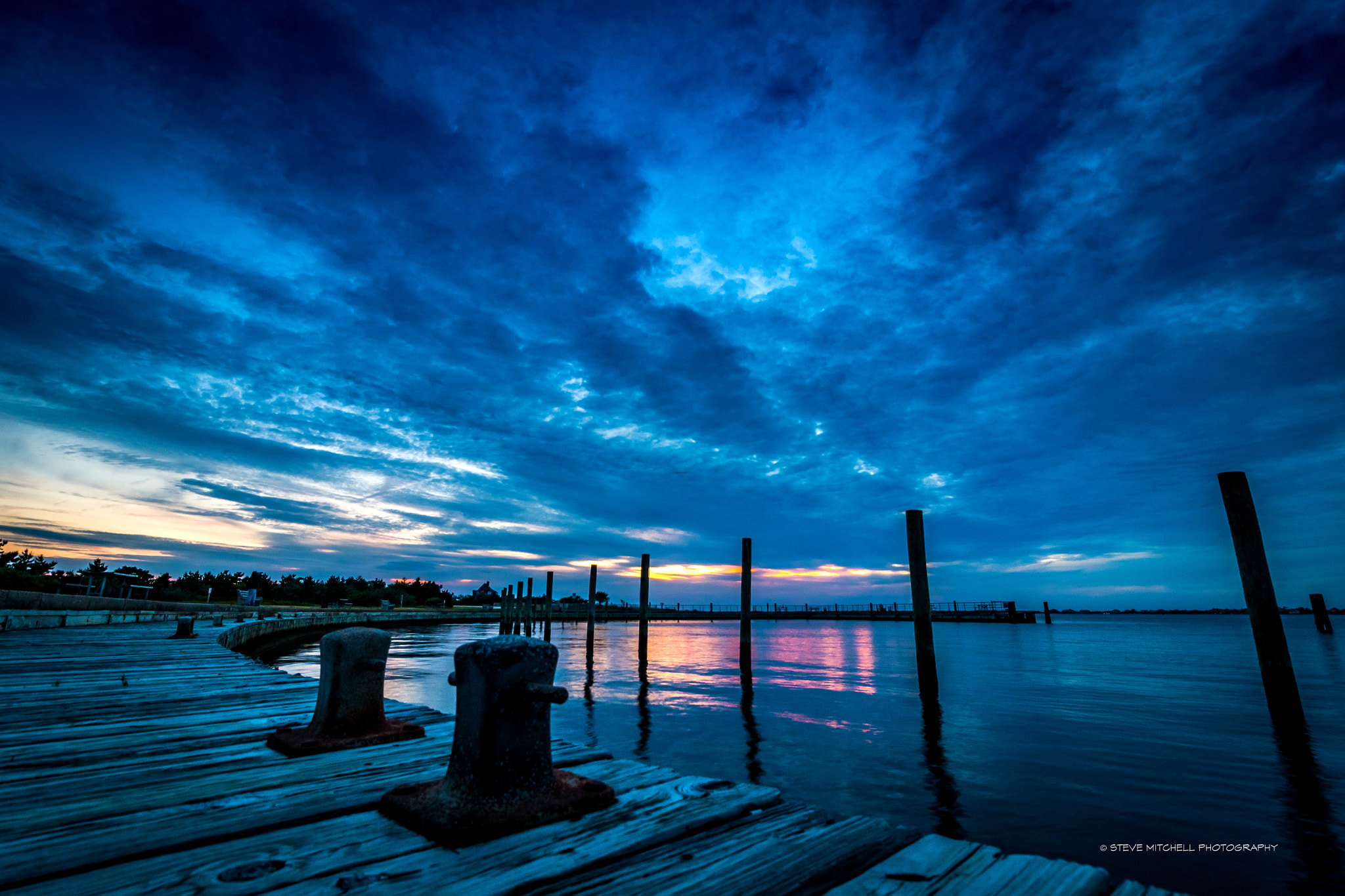 Canon EF-S 10-18mm F4.5–5.6 IS STM sample photo. Blue hour @ robert moses photography