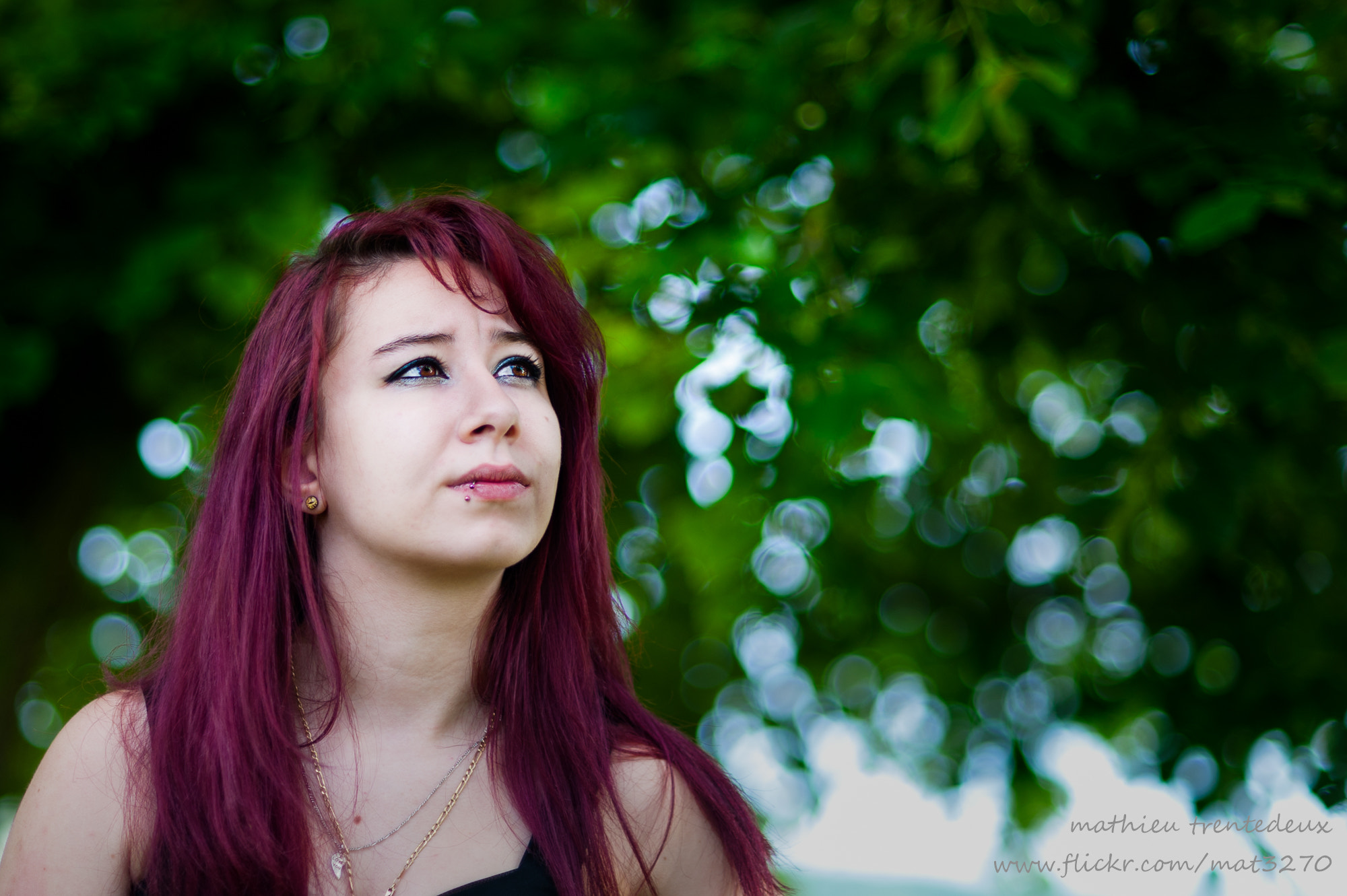 Nikon D700 + AF Nikkor 85mm f/1.8 sample photo. Samantha - regard - le doute photography