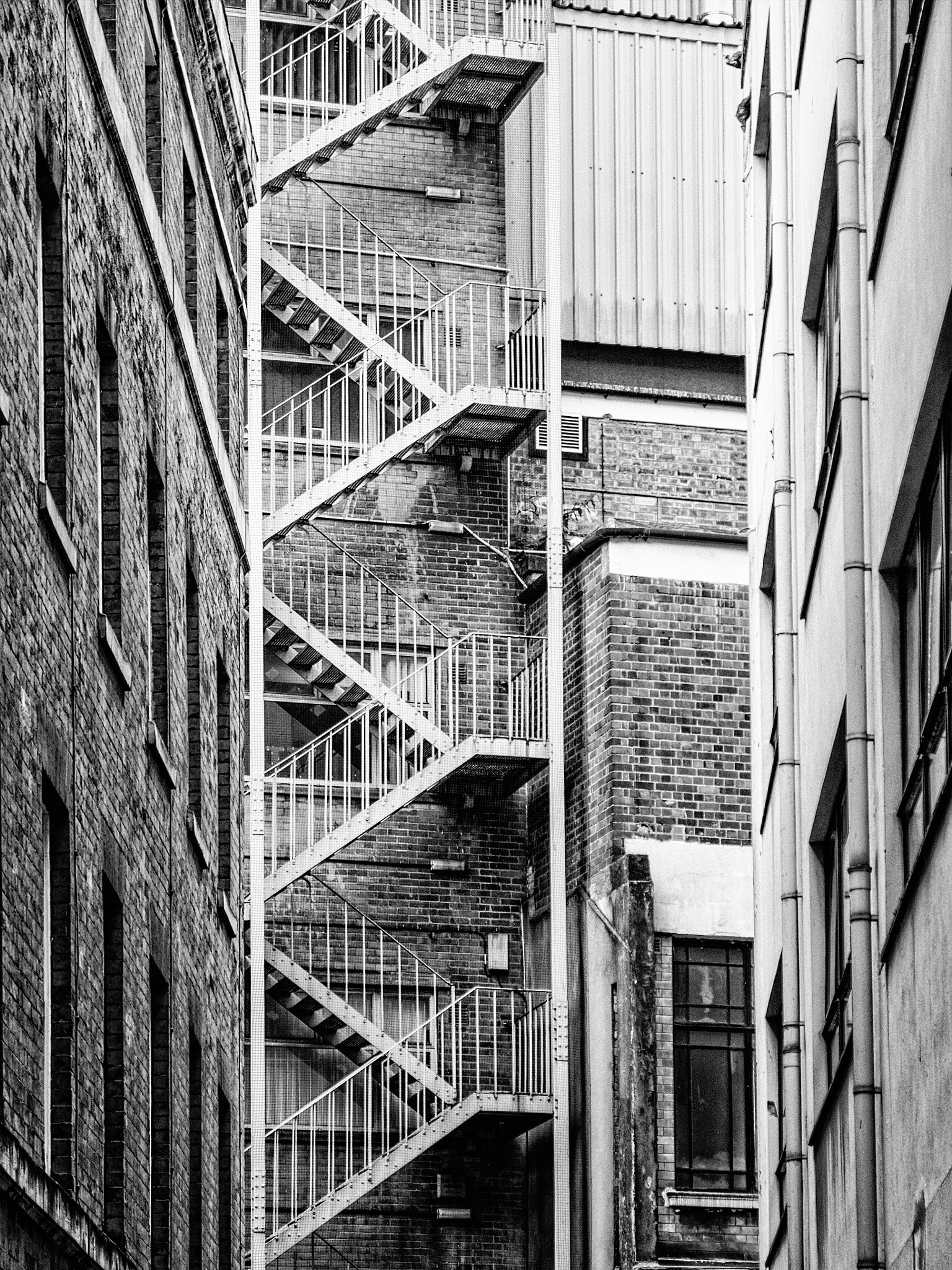 Sigma AF 10-20mm F4-5.6 EX DC sample photo. Exit photography