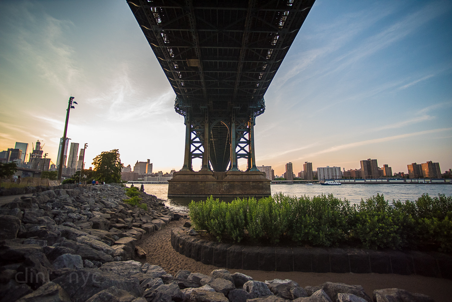 Nikon D750 + Nikon AF Nikkor 14mm F2.8D ED sample photo. From brooklyn looking in. photography