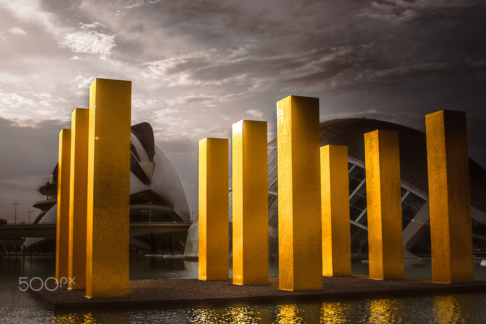 Tamron AF 28-200mm F3.8-5.6 XR Di Aspherical (IF) Macro sample photo. Golden pillars photography