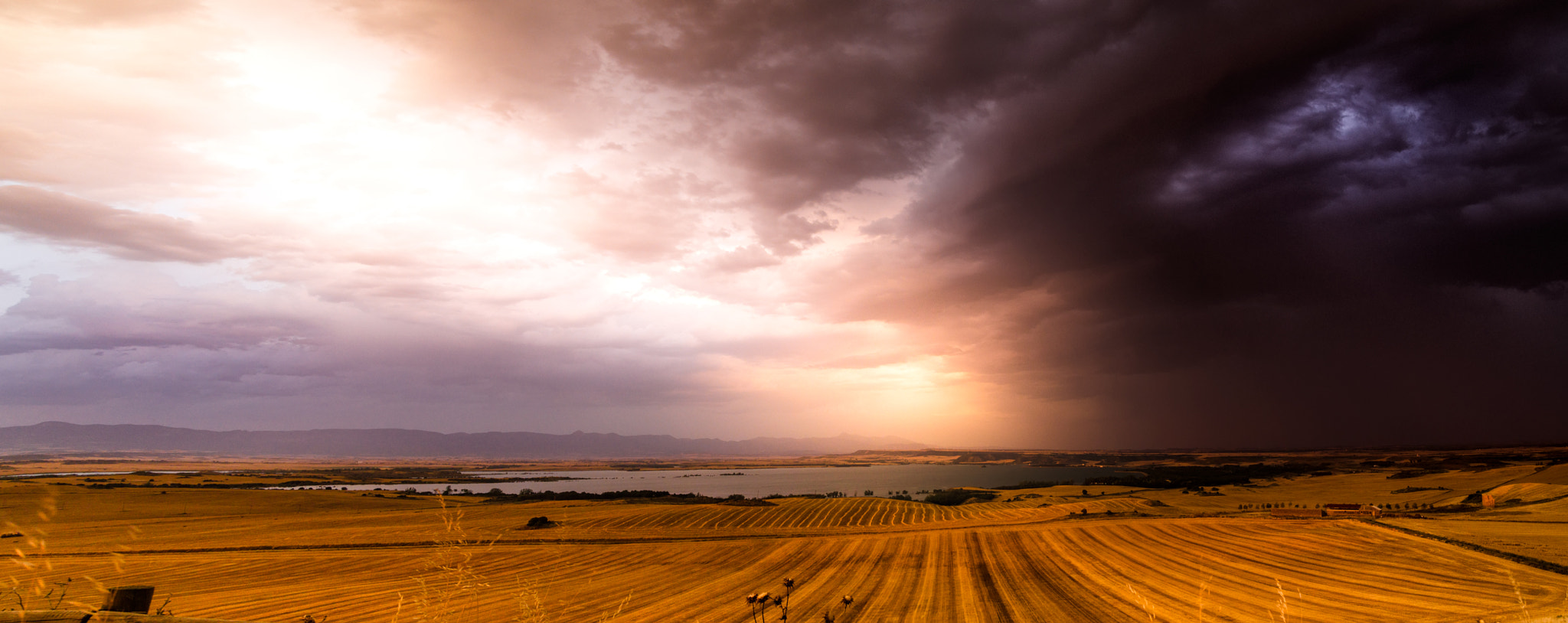 Nikon D7000 + Sigma 18-50mm F2.8 EX DC sample photo. Tormenta sobre el pantano photography