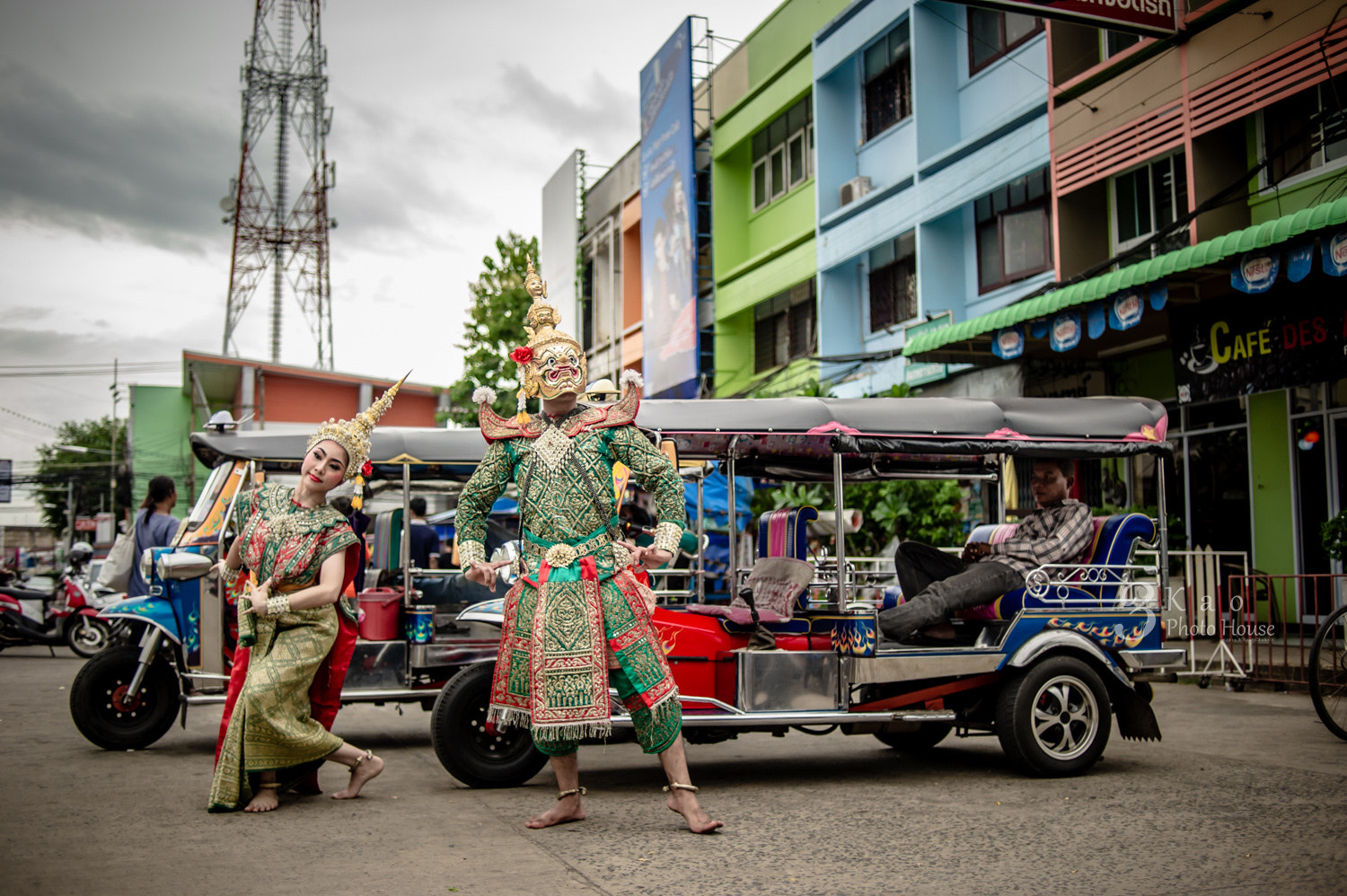 Nikon D3S + Nikon AF Nikkor 35mm F2D sample photo. "ทศกัณฐ์กับนางสีดา ความเป็นไทยในยุคปัจจุบัน" photography