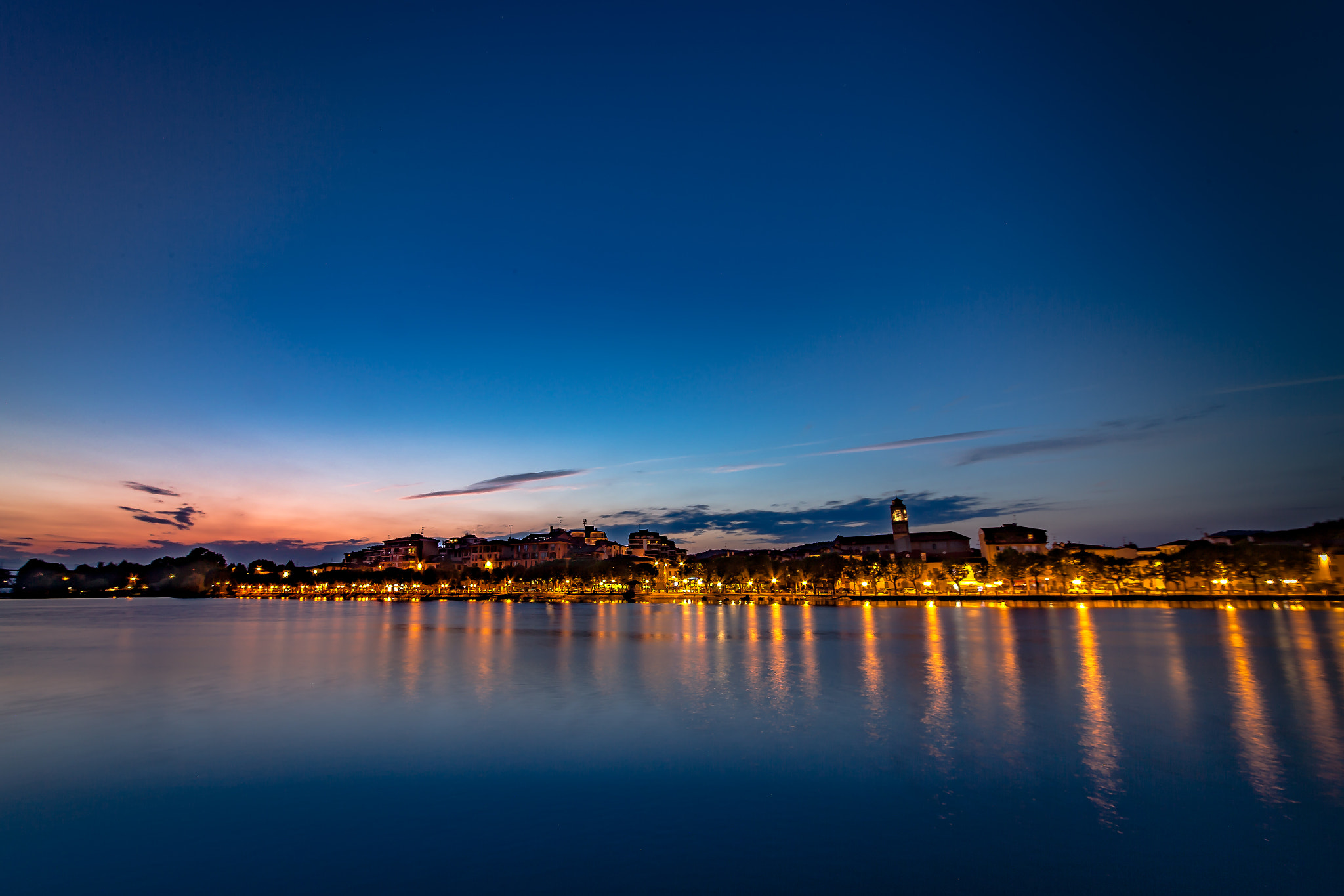 Canon EOS-1D X + Sigma 12-24mm F4.5-5.6 II DG HSM sample photo. Sesto calende by night photography